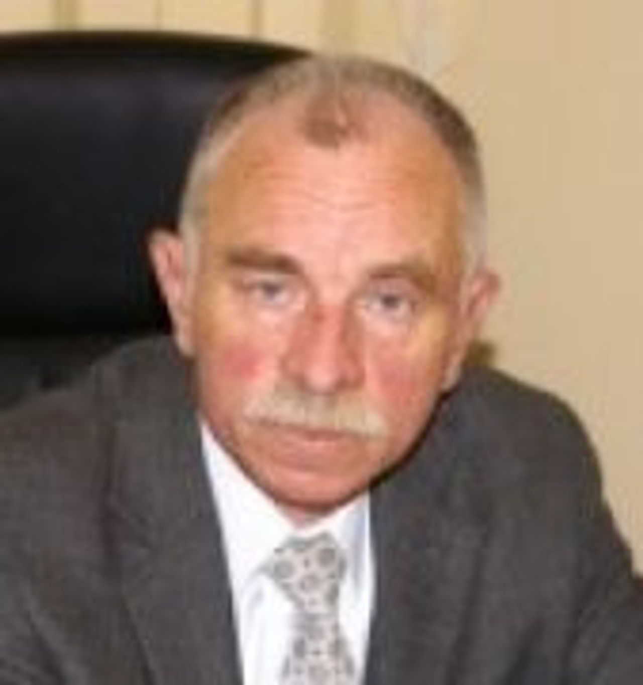 <p>Z głębokim smutkiem przyjęliśmy wiadomość o śmierci Pana BOGUSŁAWA RADZIO wieloletniego Przewodniczącego Powiatowego Zespołu do Spraw Orzekania o Niepełnosprawności w Zielonej Górze. Wyrazy szczerego współczucia ŻONIE, RODZINIE Zmarłego składają sekretarz zespołu z pracownikami oraz członkami składów orzekających</p>