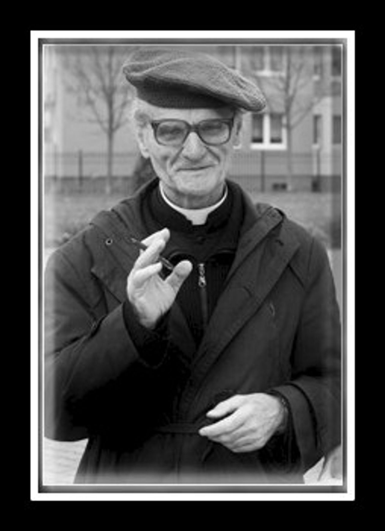 <p><em>„Tylko wzorowanie się na wielkich i kryształowo czystych charakterach</em><br /><em>rodzi piękne idee i szlachetne czyny”</em><br /><em>(A. Einstein)</em></p>
<p>Z ogromnym smutkiem przyjęliśmy wiadomość,<br />że na swój ostatni rajd na spotkanie z Panem odjechał</p>
<h4>Ksiądz<br />Henryk Łuczak</h4>
<p>Nigdy nie zapomnimy otrzymanego od Ciebie daru przyjaźni<br />i naciskania na granice swoich indywidualnych możliwości,<br />który leżały o wiele dalej, niż nam się wydawało.</p>
<p>Twoi Spartanie</p>