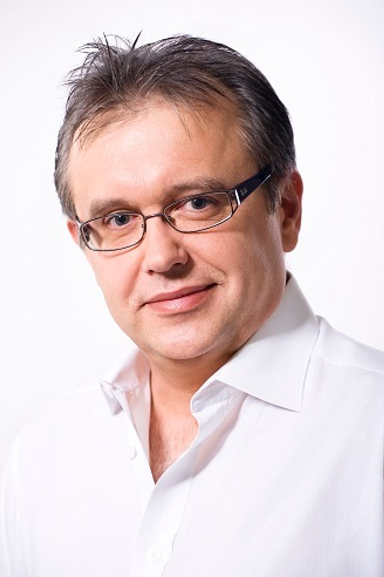 <p>Z sercem pełnym bólu zawiadamiamy, że dnia 14 października 2012 roku<br />odszedł od nas w wieku 49 lat, po krótkiej i ciężkiej chorobie,<br />nasz najukochańszy syn, kochany braciszek, szwagier i wujek</p> <h4>Ś+P<br />Michał Dominik</h4> <p>Michaszku, niech Bóg wynagrodzi Ci Twoje z nami rozstanie.</p> <p>Rodzice, siostra Kasia z Adamem, brat Maciej z Rodziną</p> <p>Msza św. pogrzebowa odprawiona zostanie 19.10.2012 r. o godz. 12.30 w kościele pw. Objawienia Pańskiego, ul. Miastkowska 128/132 w Poznaniu.<br />Pogrzeb odbędzie się tego samego dnia o godz. 14.30 na cmentarzu junikowskim.</p>