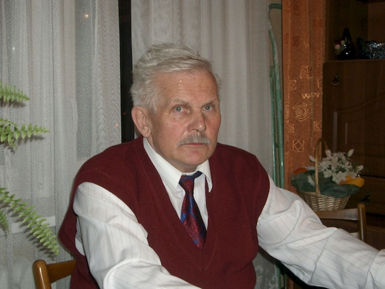 <p>Z głębokim żalem zawiadamiamy, że dnia 7.5.2011 r. zmarł nasz kochany<br />Mąż, Brat, Ojciec, Teść i Dziadek<br />ś + p<br />Stanisław Kwiatkowski<br />lat 75<br />Pogrzeb odbędzie się 13.5.br. o godzinie 11.20 na cmentarzu Miłostowo<br />od ul. Gnieźnieńskiej.<br />Msza św. pogrzebowa zostanie odprawiona 13.5.br. o godzinie 9.30<br />w kościele pw. św. Rocha.<br />W smutku pogrążeni<br />Żona i Synowie z Rodzinami</p>