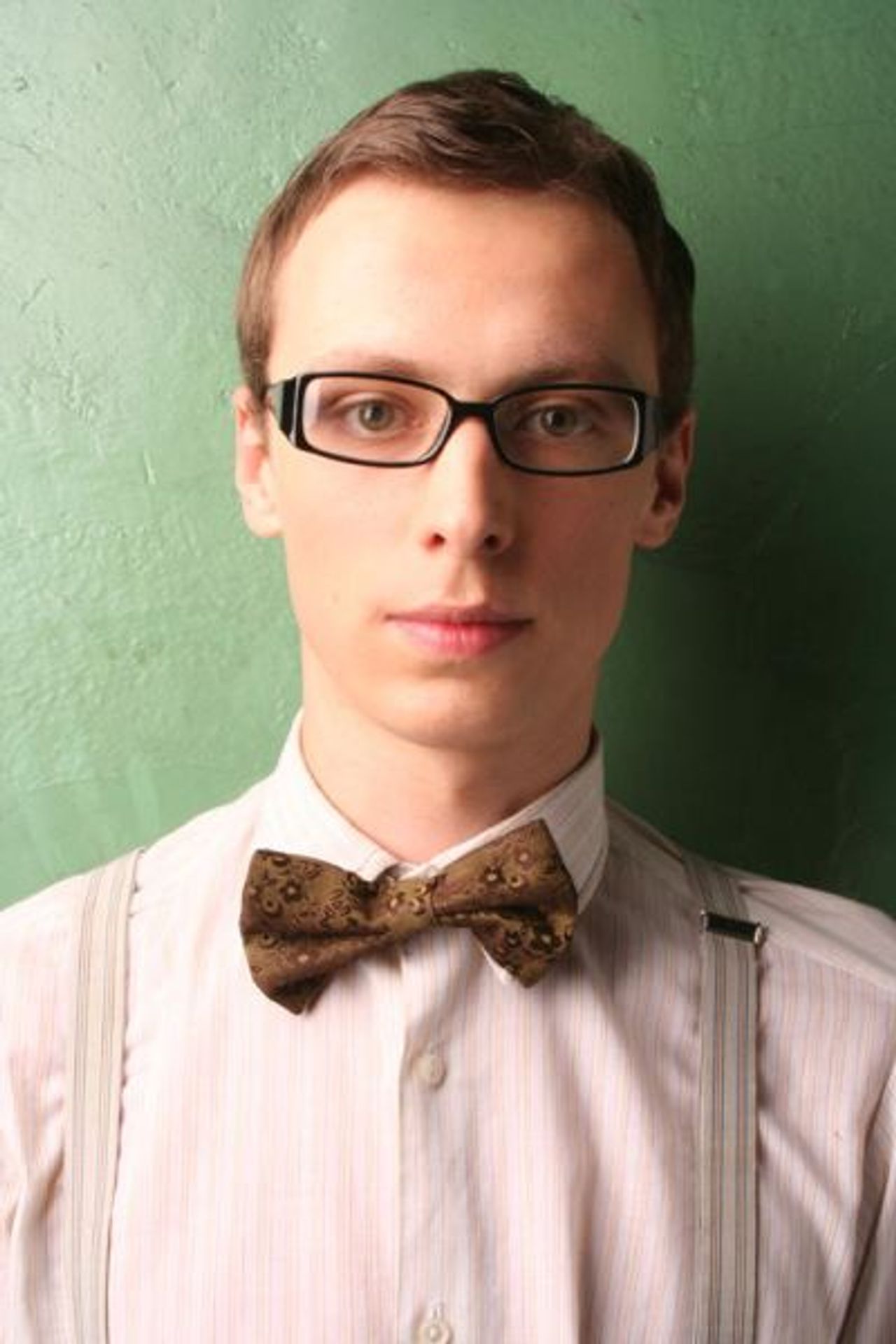 <p>Z głębokim żalem zawiadamiamy, że dnia 14 stycznia 2010 r.<br />zmarł nagle<br />Krzysztof Nowiński<br />Student Wydziału Aktorskiego<br />Państwowej Wyższej Szkoły Filmowej, Telewizyjnej i Teatralnej<br />im. Leona Schillera w Łodzi.<br />Okrutny los zabrał z naszego grona utalentowanego młodego aktora.<br />Wyrazy głębokiego współczucia<br />Rodzinie<br />składają<br />Rektor, Dziekan oraz Pedagodzy i Studenci Wydziału Aktorskiego</p>