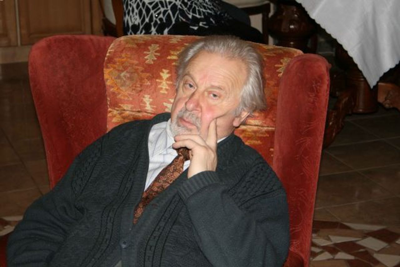 <p>Z wielkim smutkiem i żalem zawiadamiamy, że w dniu 16 listopada 2010 r. zmarł<br />Stanisław Kwiatkowski<br />nasz Przyjaciel, kompozytor, były organista i dyrygent chóru parafialnego w Wiślinie.<br />Żonie i Najbliższym<br />składamy wyrazy głębokiego współczucia<br />Ks. Proboszcz, chórzyści, dyrygent i organista z Wiśliny</p>