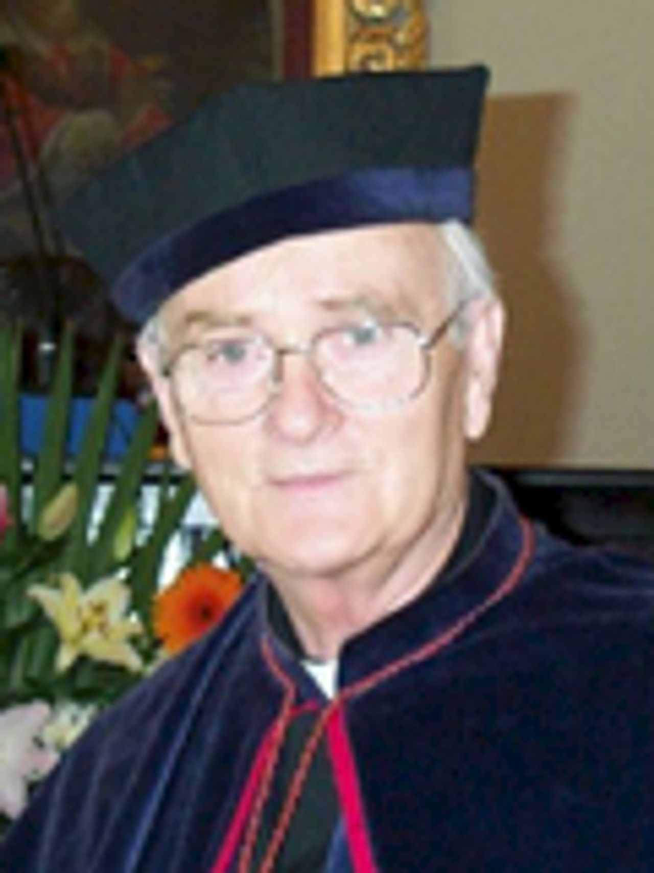 <p style="text-align:center">Z głębokim żalem zawiadamiamy,<br />że dnia 12 września 2013 r. odszedł<br />od nas</p>
<p style="text-align:center"><strong>Ś+P</strong><br /><strong>Ks. prof. dr hab.</strong><br /><strong>Eugeniusz Mitek</strong></p>
<p style="text-align:center">Msza święta żałobna zostanie odprawiona dnia 17 września 2013 r. (wtorek)<br />w Katedrze Wrocławskiej o godz. 14.00.</p>
<p style="text-align:center">Uroczystości pogrzebowe odbędą się po Mszy świętej.<br />na cmentarzu św. Wawrzyńca<br />przy ul. Bujwida 51 we Wrocławiu.</p>
<p style="text-align:center">R.I.P.</p>