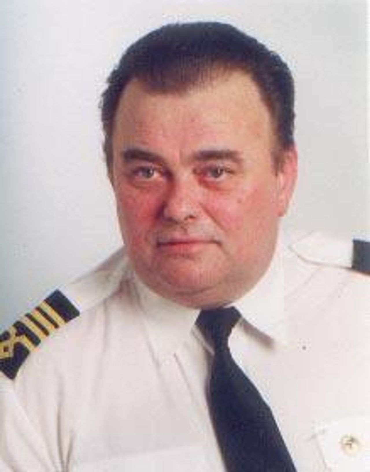 <p>Z głębokim żalem przyjęliśmy wiadomość o śmierci byłego Szefa Wyszkolenia Aeroklubu Pomorskiego w Toruniu, instruktora pilota</p>
<h4>śp. ZDZISŁAWA TREDERA</h4>
<p>Z Rodziną i Bliskimi łączymy się w smutku</p>
<p>Mieczysław Kirszkowski z rodziną BLUE-SKY Zdzisiek ...</p>