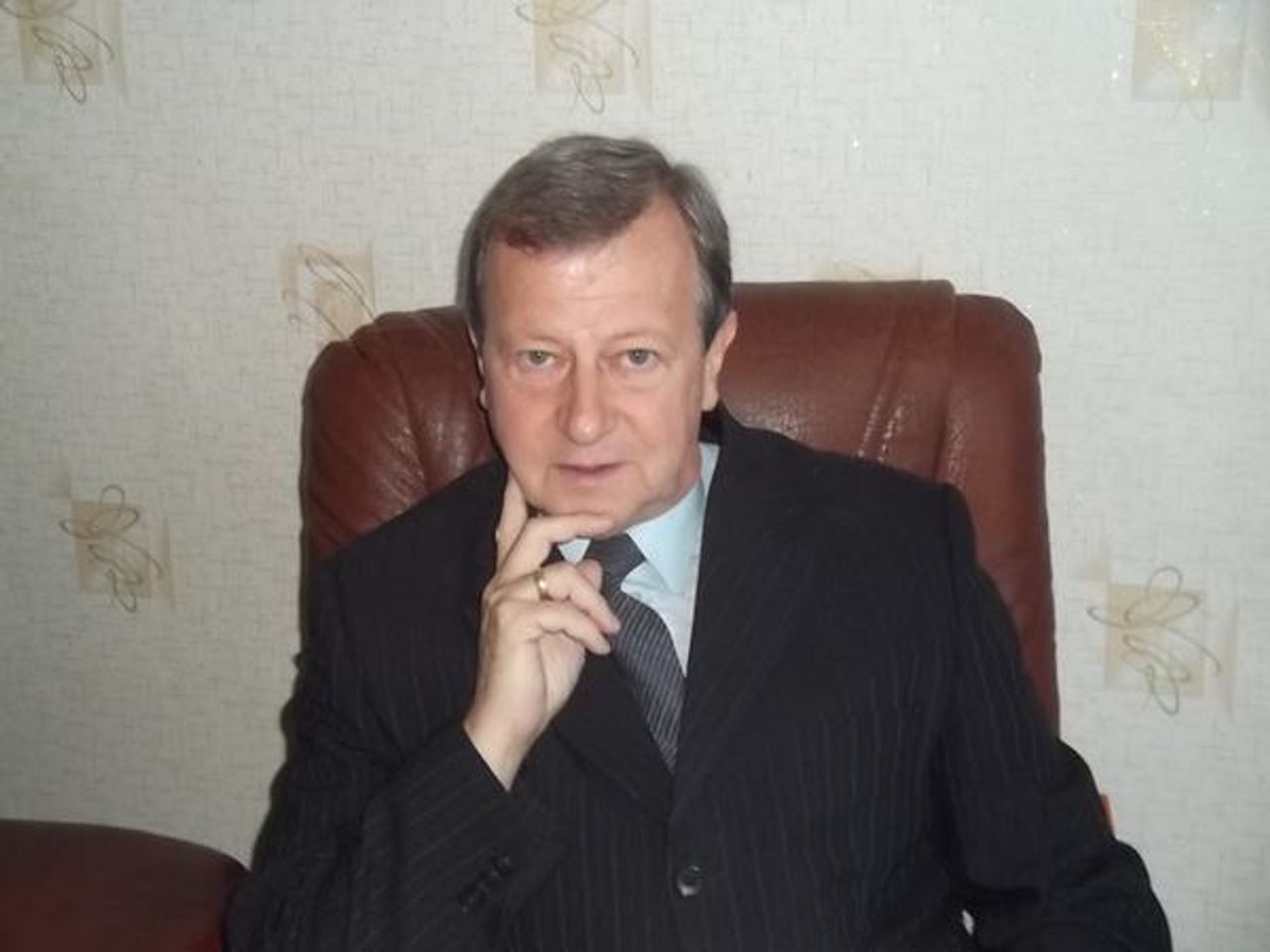 <p>Z głębokim żalem zawiadamiamy, że 31 października 2015 roku,<br />w wieku 61 lat, zmarł</p>
<p>Andrzej Wandiger</p>
<p>nasz Mąż, Tata, Teść, Dziadek<br />Przewodniczący Rady Dzielnicy Mikulczyce,<br />Przewodnik Szybu Maciej w przedsiębiorstwie Demex.</p>
<p>Uroczystości pogrzebowe odbędą się 4 listopada 2015 roku<br />o godzinie 12.00 w kościele pw. św. Wawrzyńca w Zabrzu,<br />o czym zawiadamia pogrążona w smutku Rodzina</p>