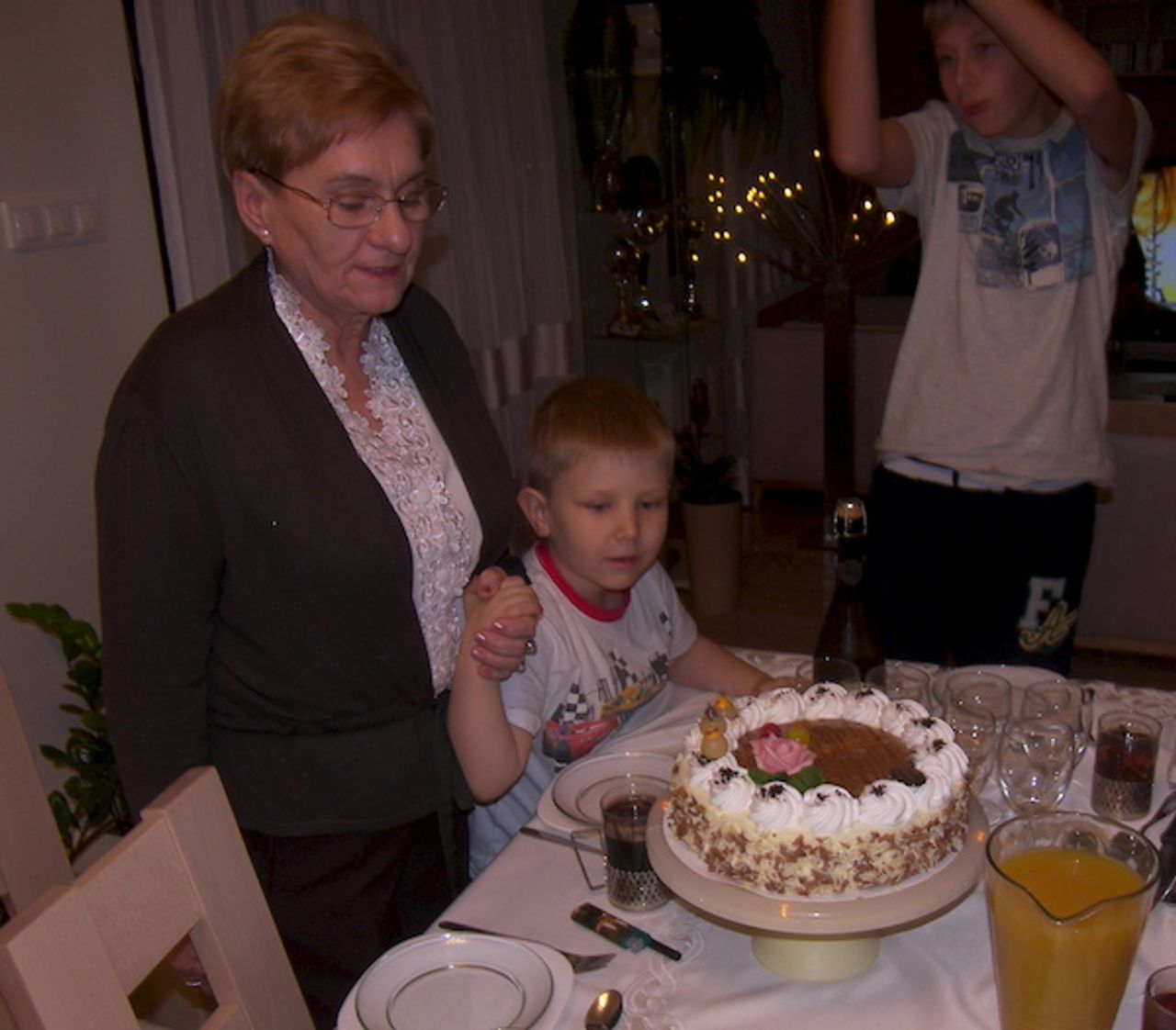 <p>Z głębokim żalem zawiadamiamy, że dnia 10 grudnia 2013 roku zmarła kochana Mama, Teściowa i Babcia śp. Kazimiera Gniewkowska z domu Piernik lat 66. Msza św. żałobna odprawiona zostanie dnia 14.12. 2013 r. o godz. 12.00 w kościele parafii pw. Najświętszego Serca Pana Jezusa w Gniewkowie. Po mszy św. odbędzie się ceremonia pogrzebowa na miejscowym cmentarzu. Pogrążeni w smutku CÓRKA i SYN z RODZINAMI</p>