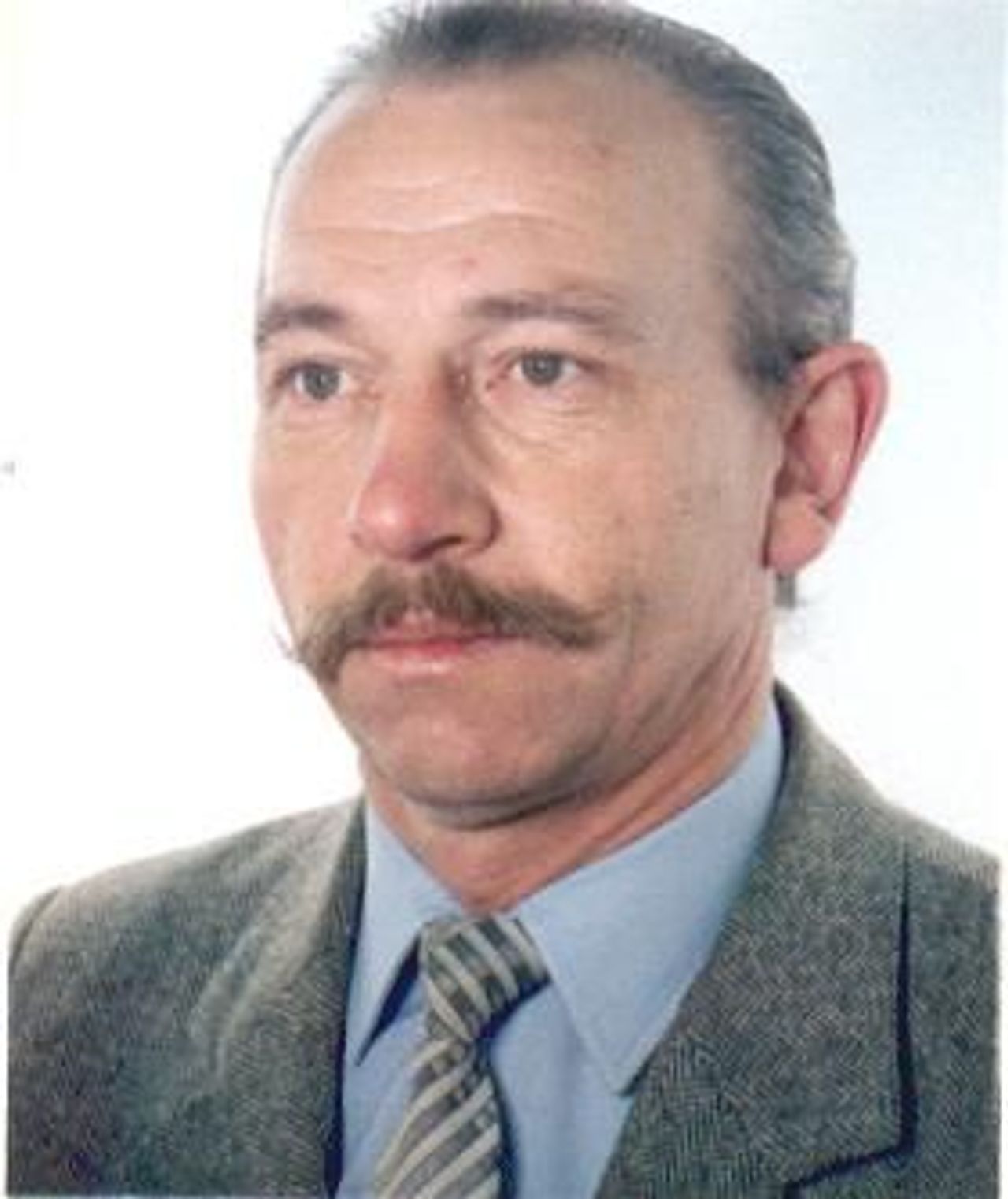 <p>Z głębokim żalem zawiadamiamy,że 4 sierpnia 2010 roku odszedł od nas nasz kochany MĄŻ,TATA,DZIADEK I TEŚĆ śp. LUCJAN ODRZYWOLSKI Pogrzeb odbędzie się w piątek, 6 sierpnia 2010 roku o godzinie 9.20 na cmentarzu komunalnym w Zielonej Górze (Nowy). Pogrążona w smutku Rodzina</p>