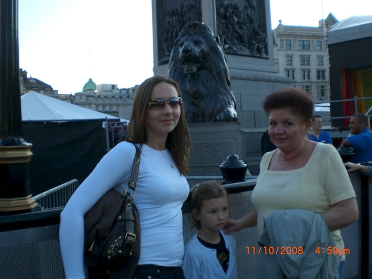 <p>Z głębokim żalem zawiadamiamy, że z grona wielkopolskich aptekarzy<br />odeszła<br />ś + p<br />Aleksandra Radowska<br />mgr farmacji<br />długoletnia kierownik<br />aptek cefarmowskich, apteki PKP i apteki szpitalnej w Kamieniu Pomorskim,<br />Zielonej Górze i Pile,<br />była właścicielka i kierownik apteki „Aspirynka” w Szydłowie.<br />Pożegnanie Zmarłej nastąpi 22 marca 2010 r. o godzinie 12.30 na cmentarzu<br />junikowskim w Poznaniu.<br />Rodzinie Zmarłej<br />wyrazy serdecznego współczucia<br />składa<br />Prezes<br />Wlkp. Okręgowej Rady Aptekarskiej</p>