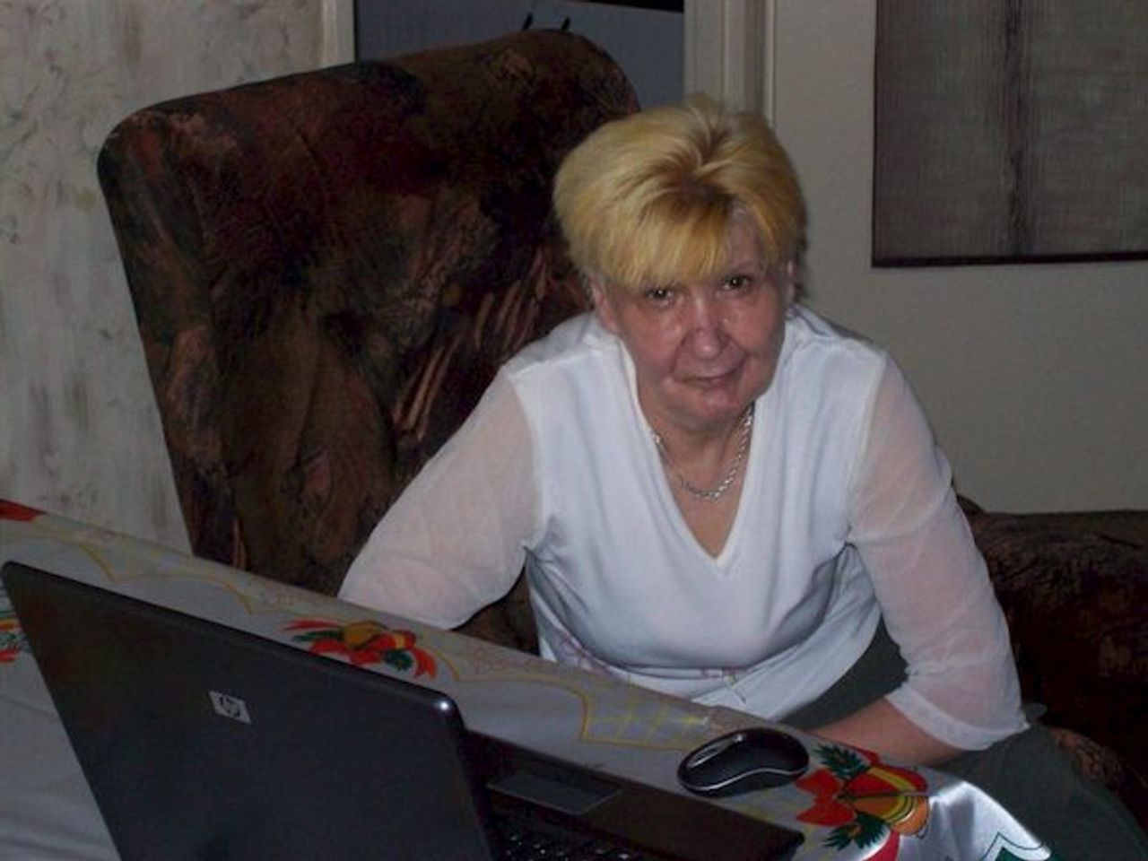 <p>Z głębokim żalem zawiadamiamy, że 28.9.2013 r. odeszła od nas nasza kochana Mama, Babcia i Prababcia śp. Krystyna Kokoszyńska lat 66 Pogrzeb odbędzie się 2.10.2013 r. (środa) o godzinie 13 na cmentarzu przy ul. Wiślanej. W smutku pogrążona Rodzina</p>