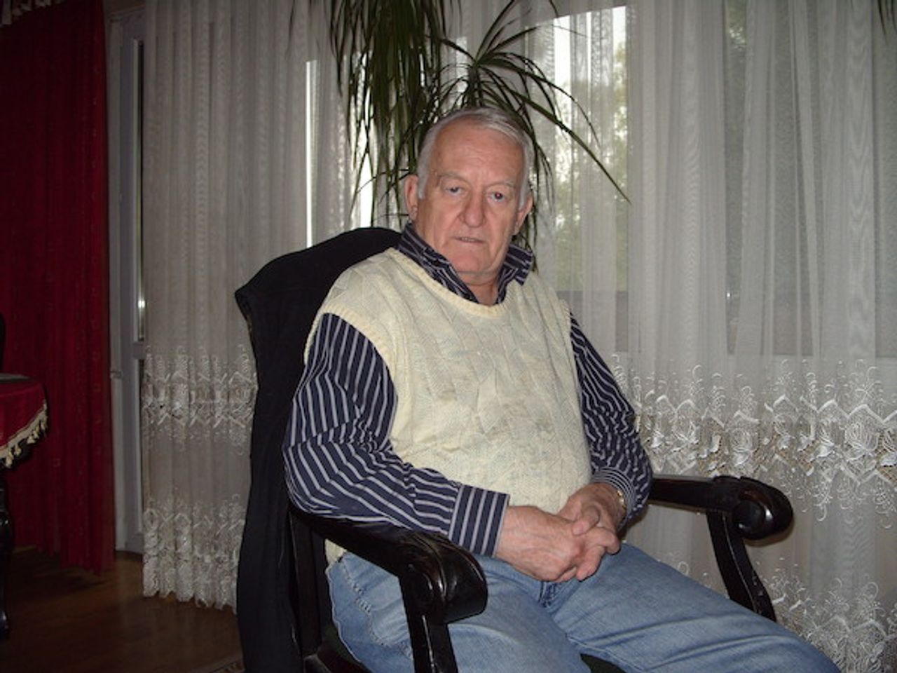 <p>Z głębokim bólem zawiadamiamy, że dnia 28 października 2009r. w wieku 77 lat zmarł nagle Ś+P lek. med. Zygmunt Stolarski Msza św. żałobna odprawiona zostanie dnia 31 października 2009r. o godz. 9.00 w kościele parafialnym Matki Bożej Niepokalanej (Millenium) w Nowym Sączu. Uroczystości pogrzebowe odbędą się dnia 31 października 2009r. o godz. 12.00 na cmentarzu w Gołąbkowicach Pogrążeni w smutku i żałobie Żona Wiki z Rodziną, Synowie z Rodzinami oraz pozostała Rodzina</p>