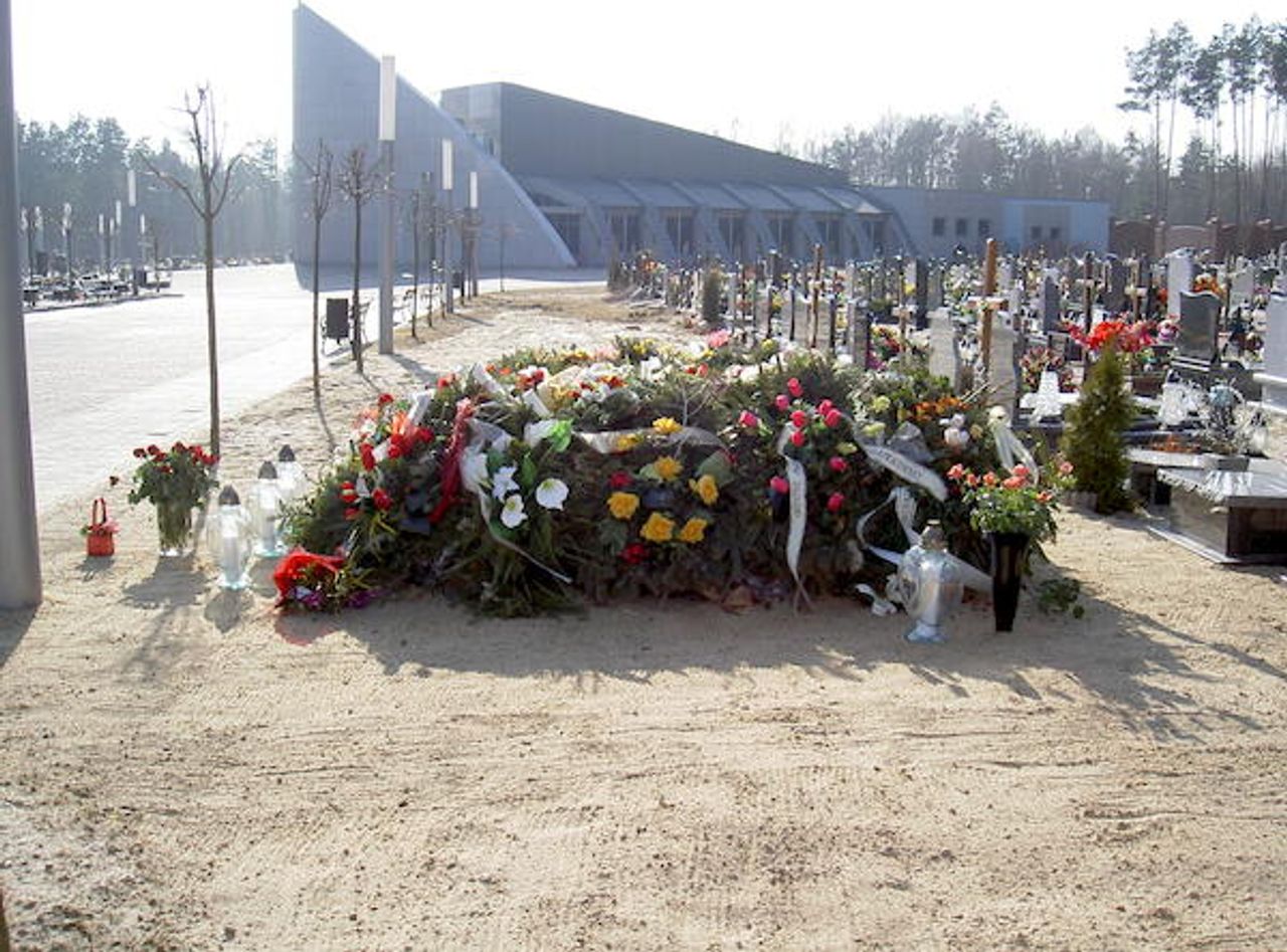 <p>Ze smutkiem przyjęliśmy wiadomość, że 4 stycznia 2014 r. odszedł nasz wielki Przyjaciel śp. KAZIMIERZ JANKOWIAK Krysieńko, Aniu, Arturze łączymy się z Wami w wielkim bólu. Przyjaciele: Sasia i Józef, Jurek i Halinka, Marian i Dorotka, Andrzej i Bożenka z rodzinami</p>