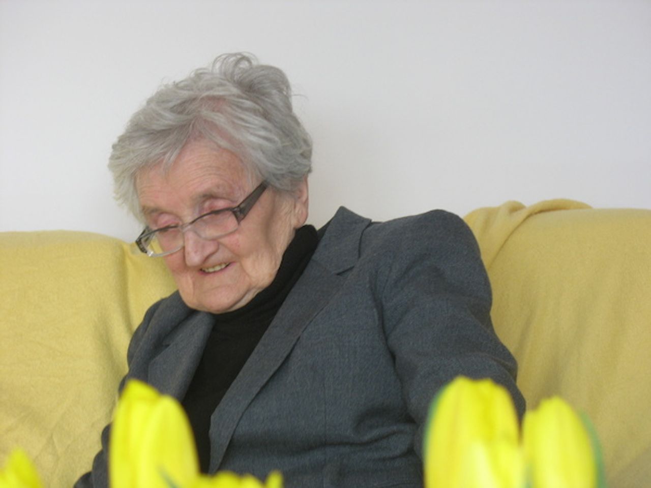 <p>W smutku i żalu zawiadamiamy, że dnia 2 czerwca 2010 r. zmarła nasza<br />kochana Mama, Babcia, Siostra, Ciocia<br />ś + p<br />Olga Falkowska<br />lat 80<br />Pogrzeb odbędzie się 8 czerwca br. o godzinie 13.05 na cmentarzu junikowskim.<br />W smutku pogrążona<br />Córka z Rodziną</p>