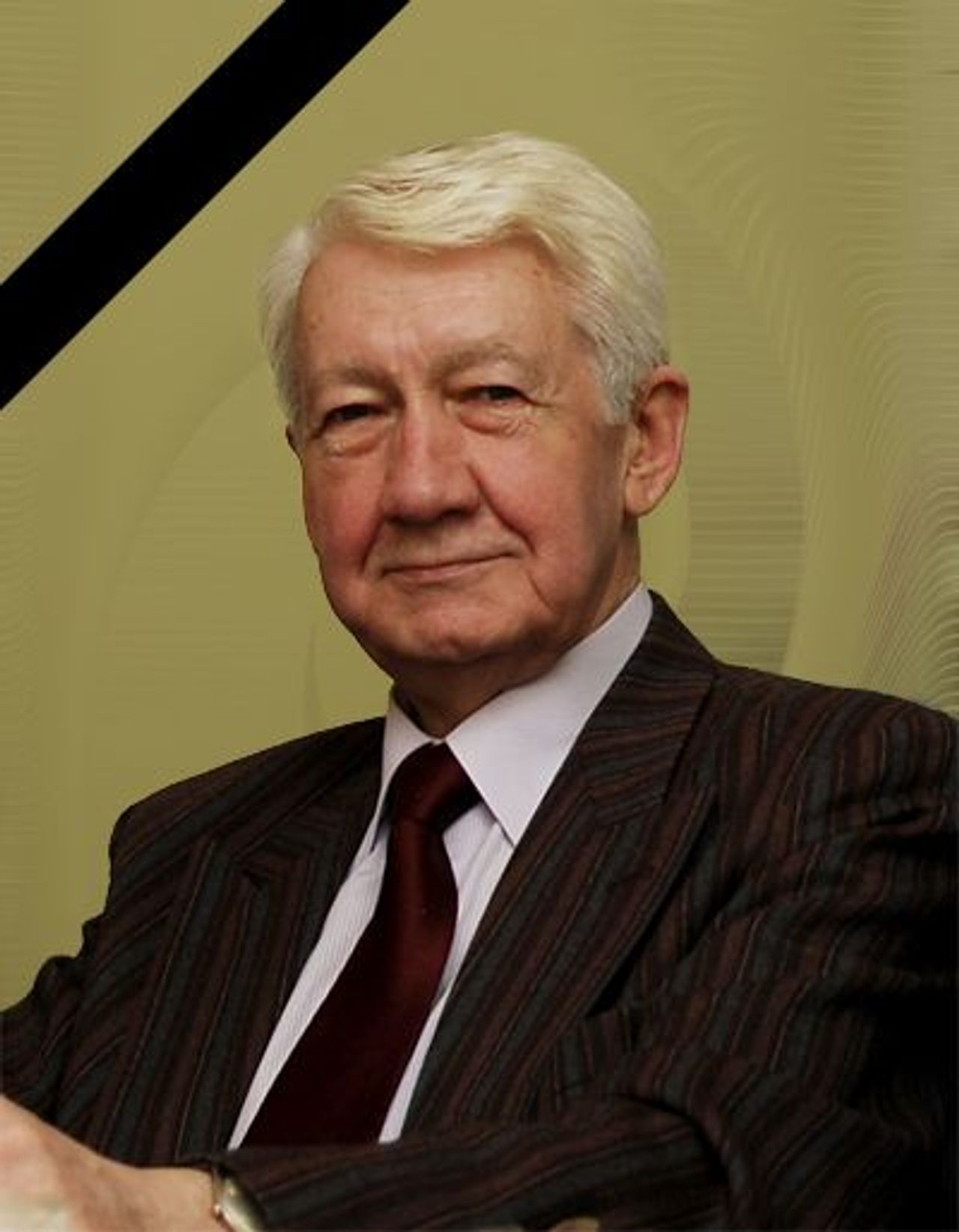 <p>Z głębokim żalem zawiadamiamy, że dnia 17 stycznia 2011 r. zmarł kochany Mąż i Ojciec<br />śp. Andrzej Piotrowski<br />Msza św. żałobna odprawiona zostanie dnia 21 stycznia 2011 r. o godz. 9.30 w kościele pw. św. Brata Alberta, Gdańsk-Przymorze.<br />Uroczystości pogrzebowe rozpoczną się tego samego dnia o godz. 12.30 w nowej kaplicy cmentarza Srebrzysko.<br />Pogrążona w smutku rodzina</p>