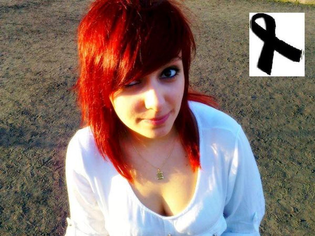 <p>Z sercem pełnym bólu i smutku zawiadamiamy, że dnia 02.05.2013 r. zginęła tragicznie nasza kochana Córka i Siostra</p>
<p>śp. NATALIA ANDRUSZCZENKO</p>
<p>lat 17</p>
<p>Pogrzeb z mszą świętą odbędzie się dnia 10.05.2013 r. o godz. 10.00 na cmentarzu parafialnym przy ul. Zaświat w Bydgoszczy.</p>
<p>Pogrążona w smutku Rodzina</p>