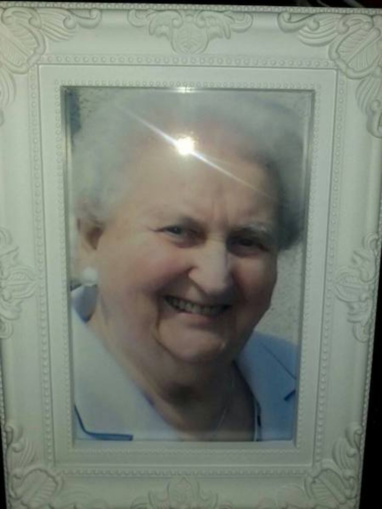 <p>Z głębokim żalem zawiadamiamy, że dnia 07.02.2014 r. zasnęła w Bogu nasza kochana Mama, Teściowa, Babcia i Prababcia</p>
<p>śp. CZESŁAWA KAMIŃSKA</p>
<p>z domu Fischer</p>
<p>lat 86</p>
<p>Pogrzeb połączony z mszą św. odbędzie się dnia 12.02.2014 r. o godzinie 12.00 na cmentarzu parafialnym przy ul. Kossaka w Bydgoszczy.</p>
<p>W smutku pogrążone Dzieci z Rodzinami</p>