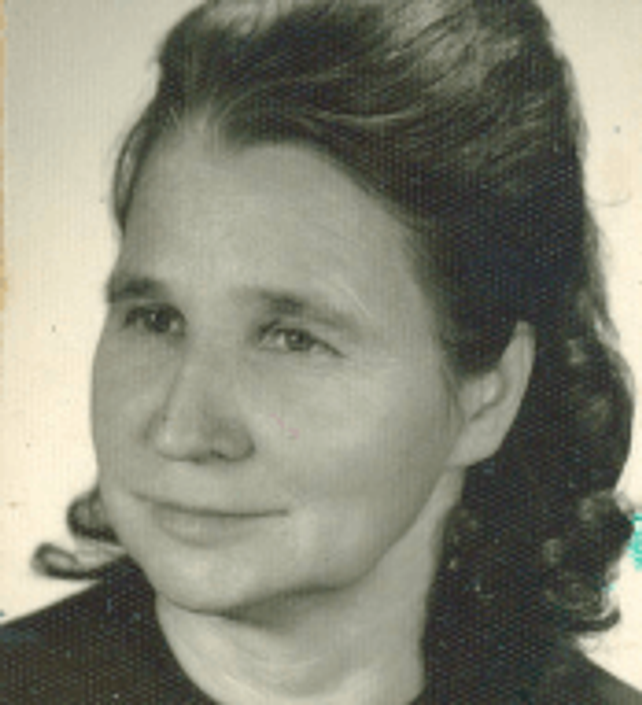 <p>Pamięć jest droższa od słów. Pozostaniesz na zawsze w sercach tych, którzy Cię kochali... Z głębokim żalem zawiadamiamy, że 2 kwietnia 2013 roku odeszła od nas w wieku 91 lat kochana MAMA, TEŚCIOWA, BABCIA, PRABABCIA śp. JADWIGA WISZNIEWSKA z domu Tur Pogrzeb odbędzie się w piątek, 5 kwietnia 2013 roku o godz. 12.30 na cmentarzu komunalnym (starym) przy ul. Wrocławskiej w Zielonej Górze. Pogrążona w żałobie rodzina. Msza św. w intencji Zmarłej zostanie odprawiona w dniu pogrzebu o godz. 10.30 w kościele pw. Podwyższenia Krzyża Św. przy ul. Aliny.</p>