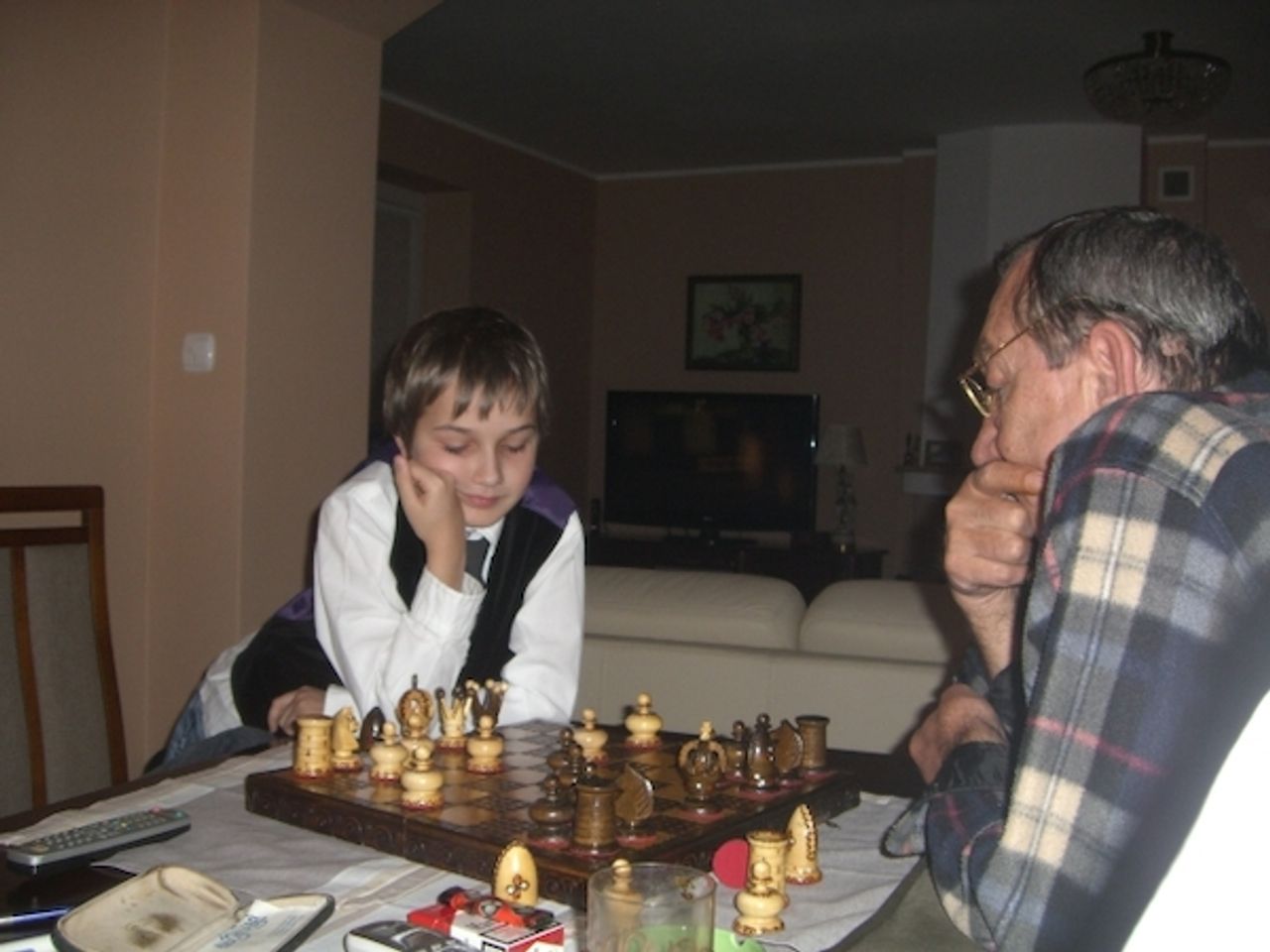 <p>Gdyby nasza miłość mogła Cię ocalić,<br />nigdy byś od nas nie odszedł.<br />Z głębokim żalem zawiadamiamy, że dnia 15 marca 2012 r. odszedł nasz kochany, najlepszy Mąż i Tatuś<br />Wojciech Thrun<br />Ceremonia pogrzebowa odbędzie się dnia 20 marca 2012 r. o godz. 14.30 w nowej kaplicy cmentarza Srebrzysko.<br />Pogrążona w smutku<br />rodzina Dana i Jarek</p>