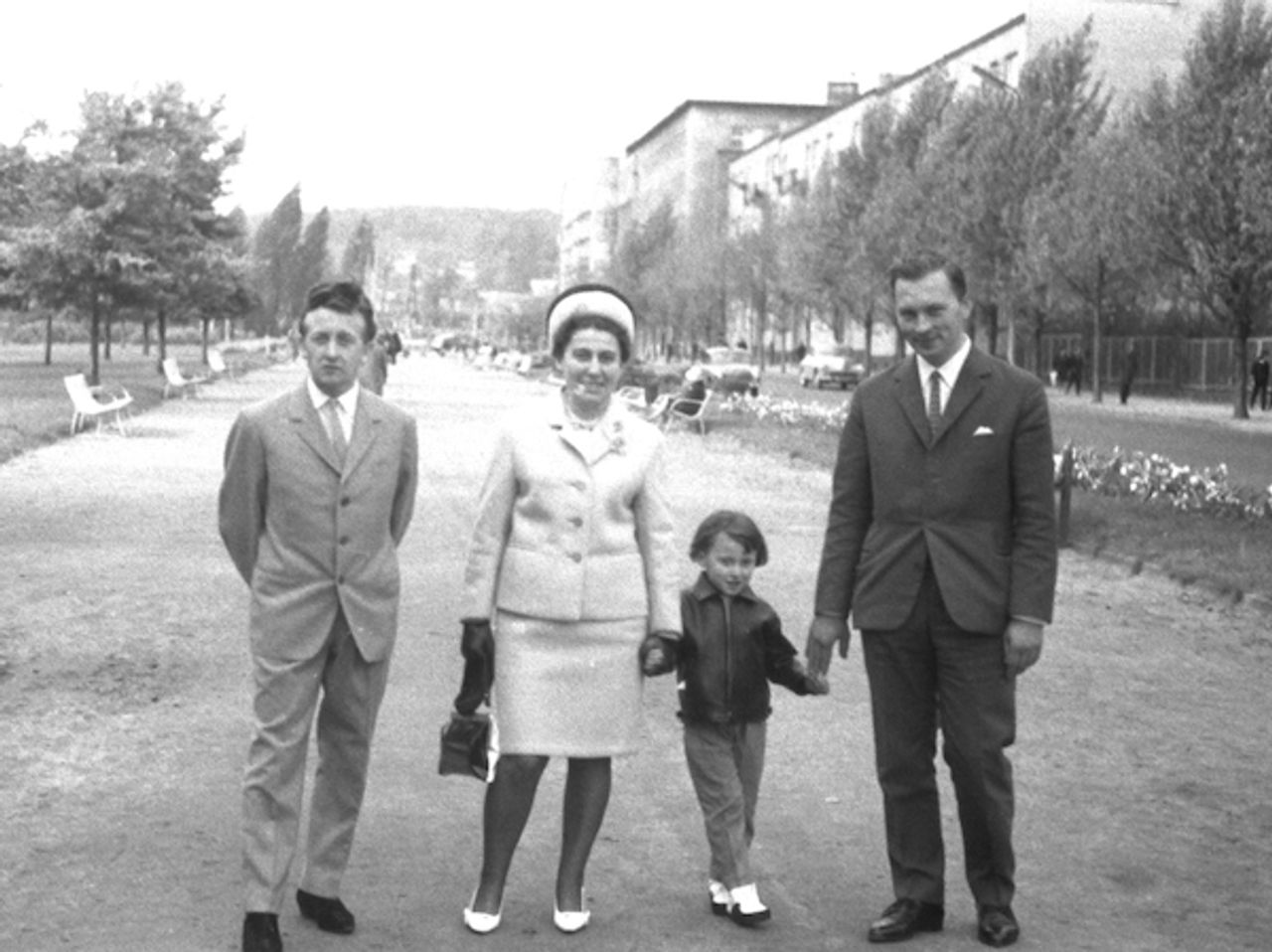 <p>Z głębokim żalem i smutkiem żegnamy<br />naszego Kolegę<br />śp.</p>
<p>Jana Boguckiego<br />Członka Honorowego PTTK</p>
<p>W latach 1961-1986 działacza Oddziału PTTK Trójmiasto i Oddziału<br />Stoczni Gdańskiej, od roku 1986 Oddziału PTTK w Sopocie; jego<br />wieloletniego wiceprezesa i prezesa oraz długoletniego<br />pracownika biura; przez wiele lat członka Zarządu Okręgu i Zarządu<br />Wojewódzkiego PTTK w Gdańsku; w latach 1981-2009 członka<br />Głównej Komisji Rewizyjnej PTTK.</p>
<p>Odszedł wspaniały krajoznawca, entuzjasta i popularyzator walorów turystyczno-krajoznawczych oraz przyrodniczych Pomorza Gdańskiego, publicysta i autor przewodników po Gdańsku i regionie, współorganizator<br />Izby Pamięci Wincentego Pola w Gdańsku.</p>
<p>Na wieczną wędrówkę odszedł Człowiek ogromnej życzliwości dla innych, który przez swoje pracowite życie dobrze służył sprawom PTTK, macierzystego Oddziału oraz Pomorza Gdańskiego.<br />Pozostanie na zawsze w naszej dobrej pamięci<br />Władze Naczelne PTTK</p>
