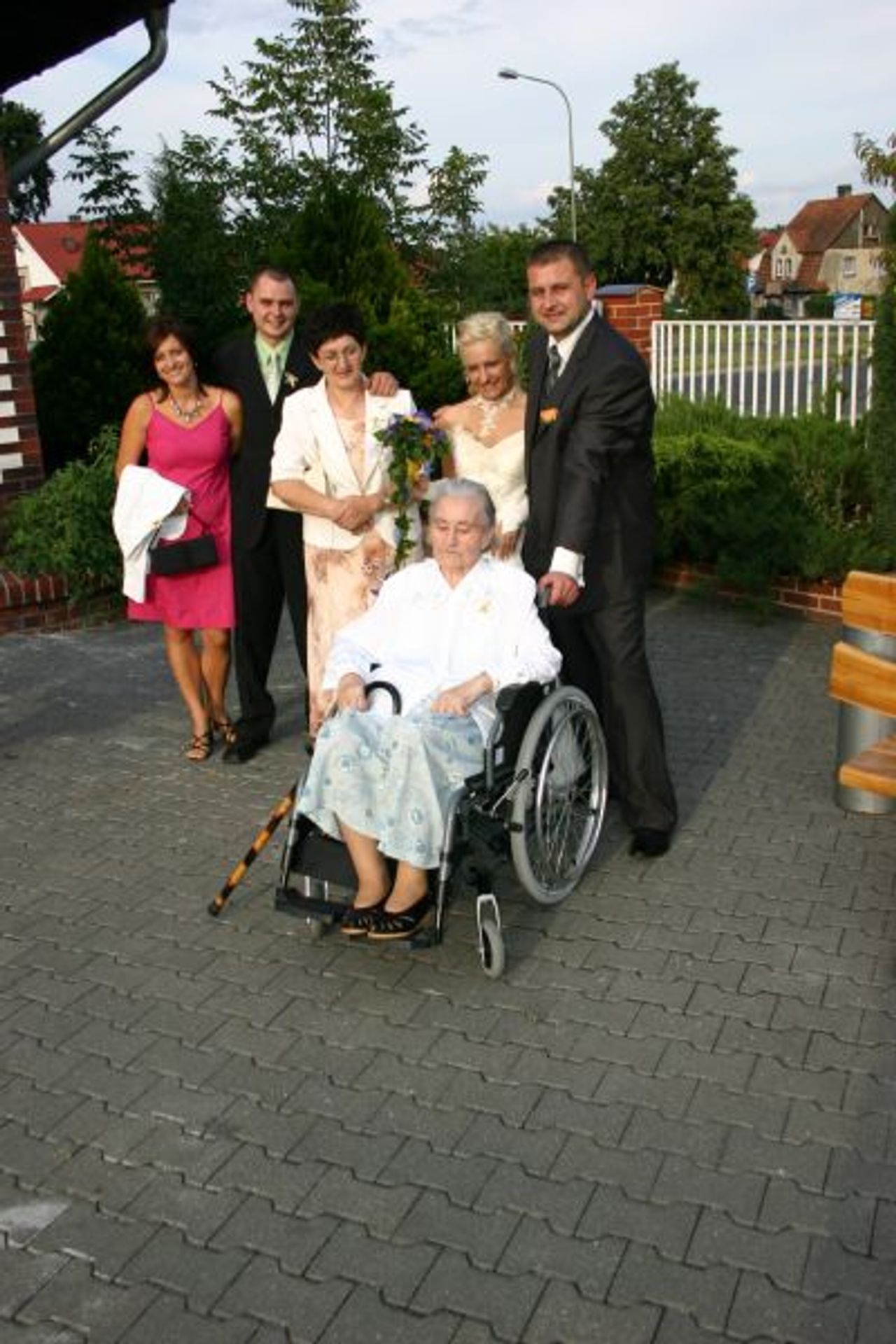 <p>Z głębokim żalem zawiadamiamy, że 21 czerwca 2010 roku odeszła od nas w wieku 89 lat nasza kochana MAMA, BABCIA i PRABABCIA śp. MARIA GELETKA Uroczystości pogrzebowe rozpoczną się w czwartek 24 czerwca 2010 roku o godzinie 15.00 w kościele w Urzutach. Po mszy św. odbędzie się pogrzeb na miejscwym cmentarzu. Pogrążona w żałobie rodzina</p>