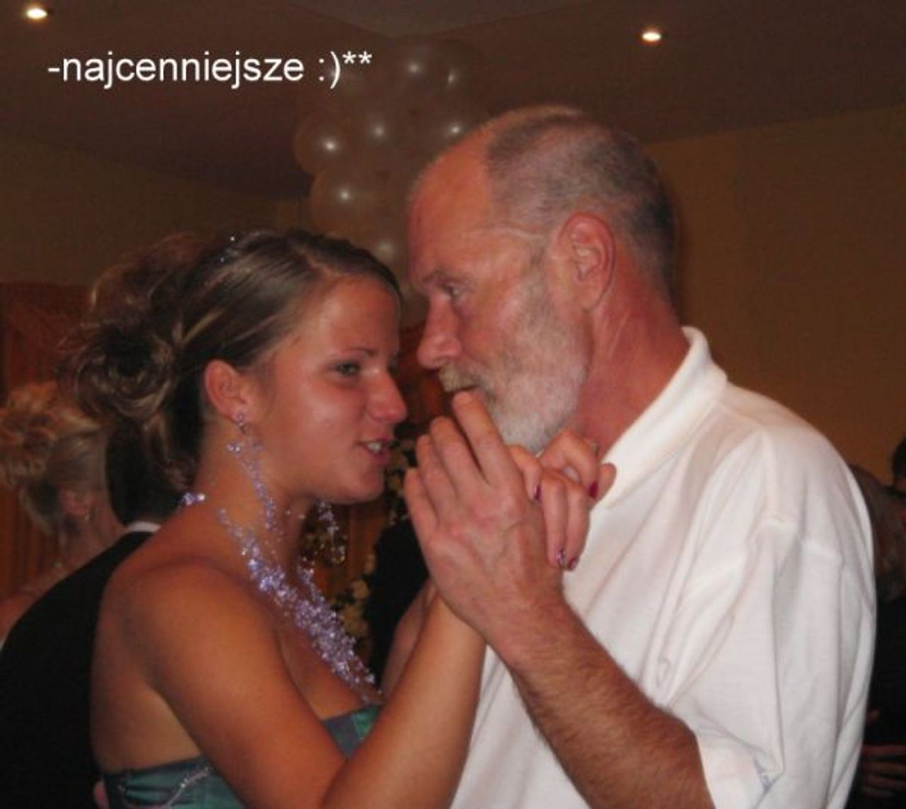 <p>Pełni smutku i żalu zawiadamiamy, że dnia 26 października 2009 roku<br />odszedł od nas nasz kochany Mąż, Ojciec i Syn<br />ś + p<br />Zdzisław Narbuntowicz<br />lat 59<br />Pogrzeb odbędzie się 30 października br. o godzinie 13.00<br />na cmentarzu w Strzelnie.<br />W smutku pogrążona<br />Żona z Rodziną</p>