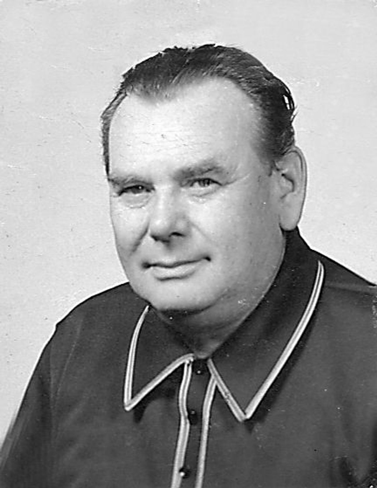 <p>Z głębokim żalem zawiadamiamy, że 28 listopada 2009 roku odszedł Kochany Tatuś, Teść, Dziadek i Pradziadek Śp. Tytus Modliński Ceremonia pogrzebowa rozpocznie się mszą świętą, odprawioną 3.12.2009 roku o godzinie 10,30 w Kaplicy Straży Granicznej pw. Św. Faustyny przy ul. Piłsudskiego ( wystawienie trumny o godz.10.00). Po mszy przewieziemy trumnę ze zmarłym na Cmentarz Komunalny w Koszalinie i odprowadzimy na miejsce wiecznego spoczynku Pogrążona w smutku Rodzina Prosimy o nieskładnie kondolencji</p>