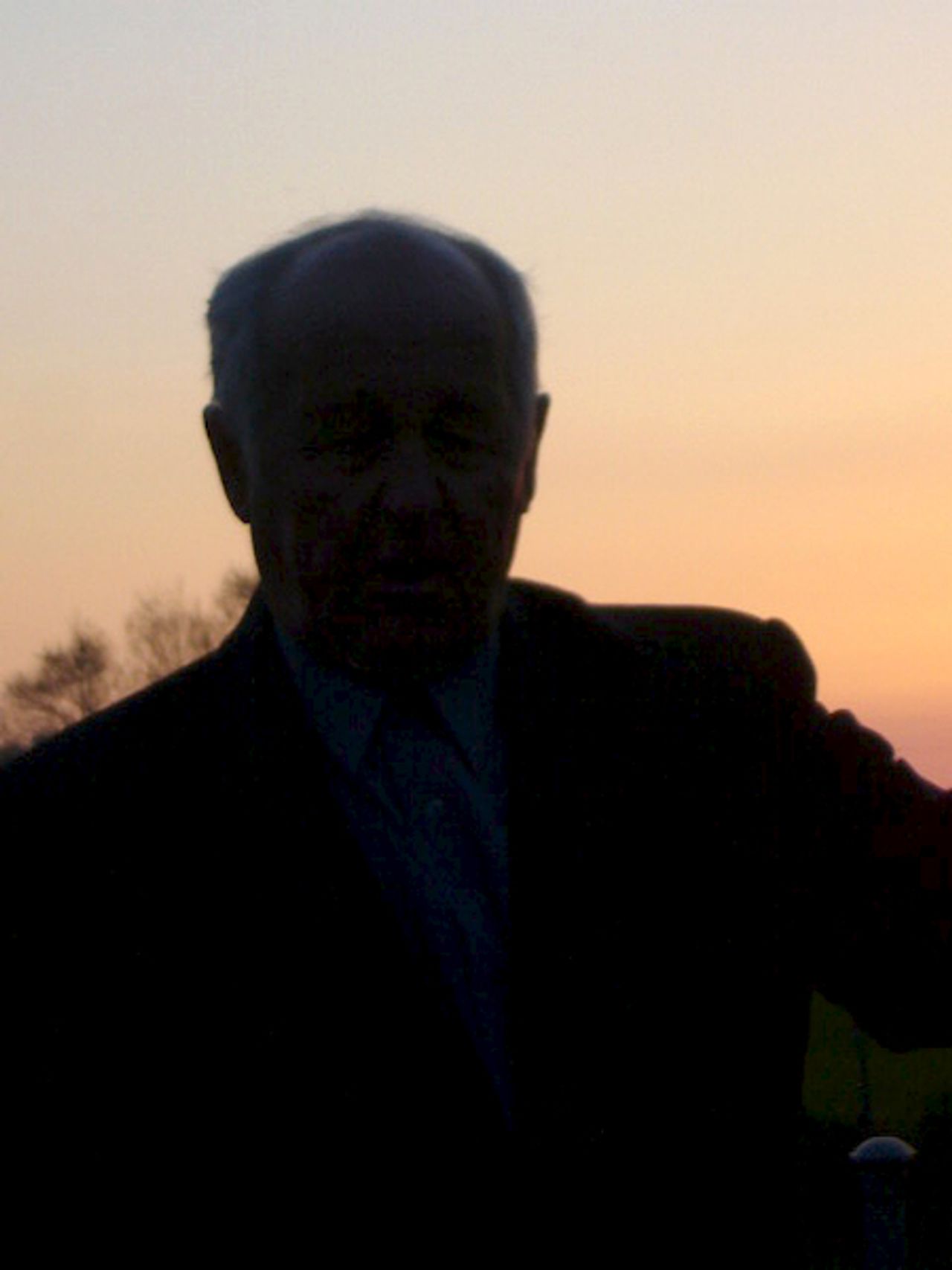 <p>Z głębokim żalem zawiadamiamy,<br />że w dniu 4 lipca 2013 r. zmarł, w wieku 81 lat,<br />nasz kochany Mąż, Ojciec, Teść, Dziadek i Pradziadek<br />Ś+P<br />Bogusław Szkudlarek<br />Rolnik, Kombatant<br />Msza święta i pogrzeb odbędą się w sobotę, 6 lipca 2013 roku,<br />o godzinie 13.00 w kościele parafialnym w Jerzykowie.<br />W smutku pogrążona<br />Żona z Rodziną</p>