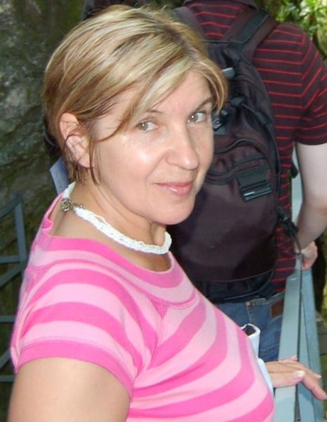 <p>Z głębokim żalem zawiadamiamy, że 5 lipca 2010 roku odeszła od nas Ukochana Żona, Mama, Córka i Siostra Śp. Halina Pietrzak Ceremonia pogrzebowa rozpocznie się 10.07.2010 roku o godzinie 11.30 w Kaplicy na Cmentarzu Komunalnym w Koszalinie Pogrążona w smutku Rodzina Msza Święta żałobna zostanie odprawiona w dniu pogrzebu o godzinie 10.00 w Kościele pw. Św. Marcina</p>