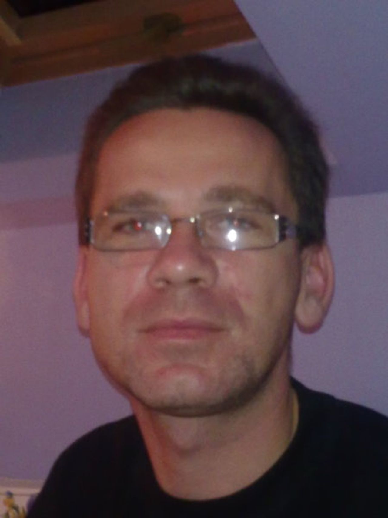 <p>Z głębokim żalem zawiadamiamy<br />że dnia 5 stycznia 2015 roku odszedł od nas<br />Kochany Syn, Mąż, Tata i Brat</p>
<p>Śp.<br />Remigiusz Starzyk</p>
<p>Ceremonia pogrzebowa odbędzie się<br />10.01.2015 roku o godzinie11.30<br />w kaplicy na Cmentarzu Komunalnym w Koszalinie.</p>
<p>Pogrążona w smutku<br />rodzina</p>
<p>Msza Święta Żałobna w dniu pogrzebu o godzinie 10.00<br />w Kościele p.w. Ducha Świętego.</p>