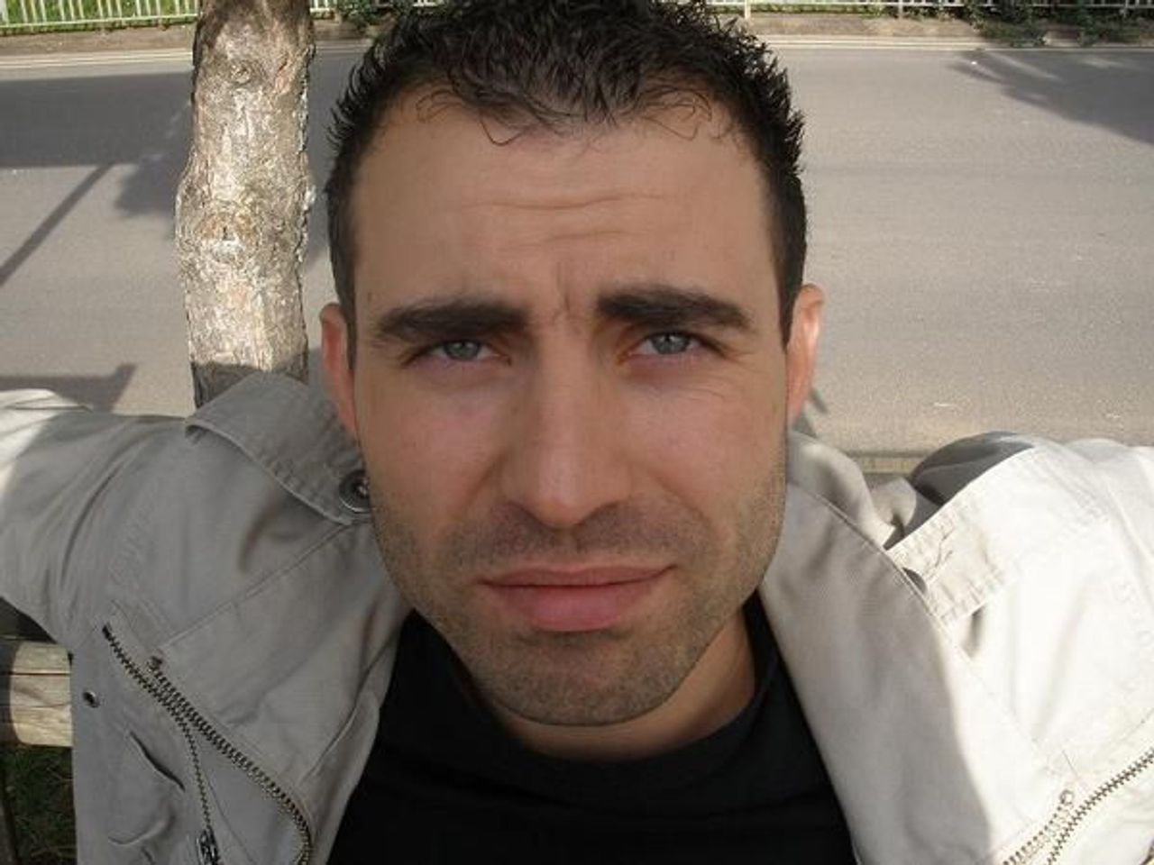 <p>"Nie umiera ten, kto żyje w sercach i pamięci żywych" Z głębokim żalem zawiadamiamy, że w dniu 29 listopada 2008 roku, w Anglii, odszedł nasz najukochańszy SYN, BRAT, WNUK I WUJEK śp. DARIUSZ ZAWRZYŃSKI Uroczystości pogrzebowe rozpoczną się 18 grudnia 2008 roku o godz. 12.20 wystawieniem trumny na cmentarzu komunalnym w Nowej Soli. Pogrzeb odbędzie się na cmentarzu komunalnym w Otyniu o godz. 13.00. Pogrążona w żałobie rodzina</p>