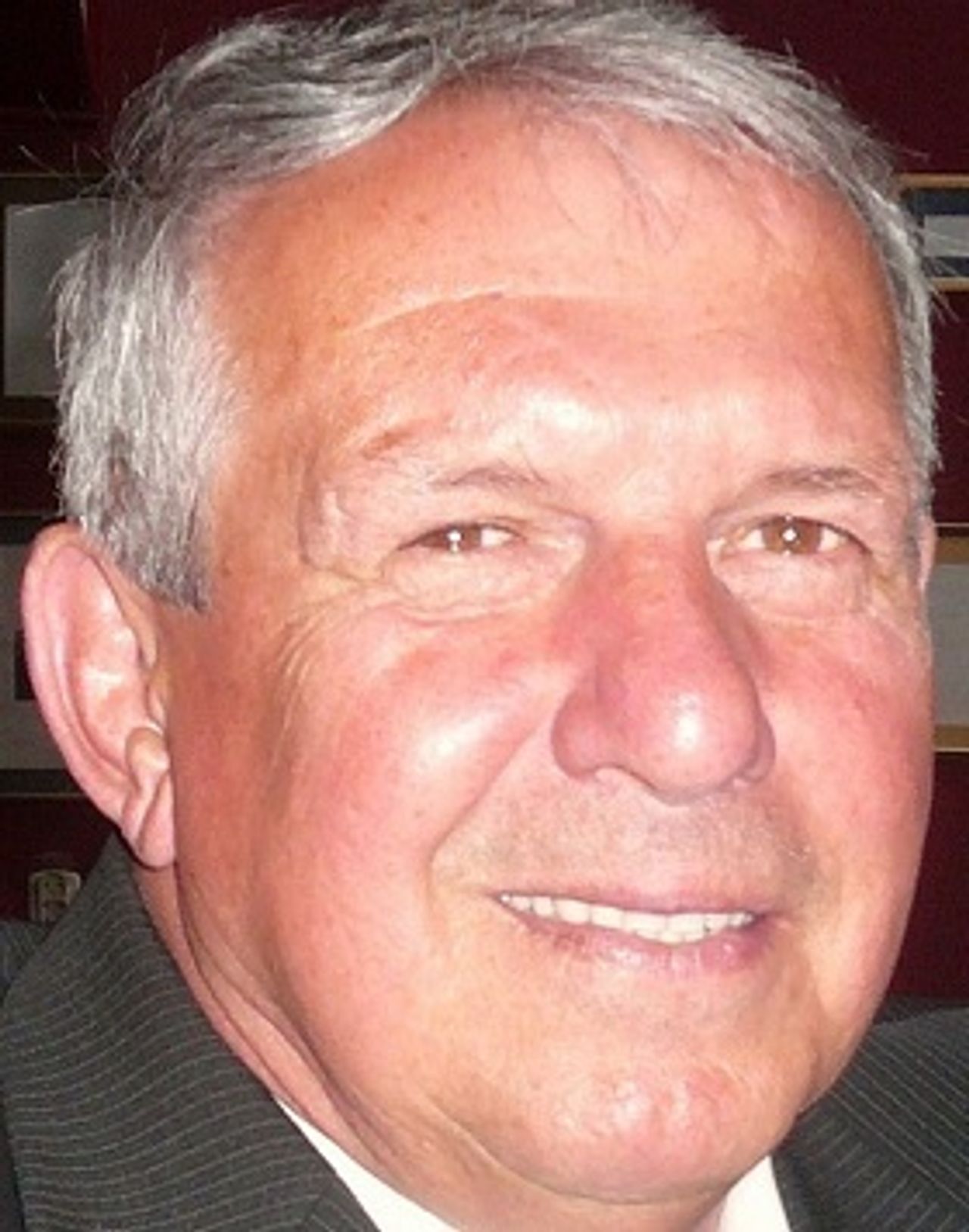 <p>Z głębokim bólem zawiadamiamy, że w dniu 21 listopada 2012r. po ciężkiej chorobie, odszedł od Nas na zawsze przeżywszy 63 lata</p>
<h4><strong> śp. Wiesław Robak</strong></h4>
<p>Nasz Kochany Mąż, Brat, Ojciec i Dziadek. Uroczystości żałobne odprawione zostaną w Kościele św. Józefa Robotnika przy ul. Turystycznej w Kielcach w dniu 23 listopada 2012r. o godz. 13:00, po czym nastąpi odprowadzenie na Cmentarz Piaski w Kielcach.</p>
<p>O czym zawiadamiają pogrążeni w nieutulonym smutku Żona, Brat, Dzieci, Wnuki i Rodzina.</p>