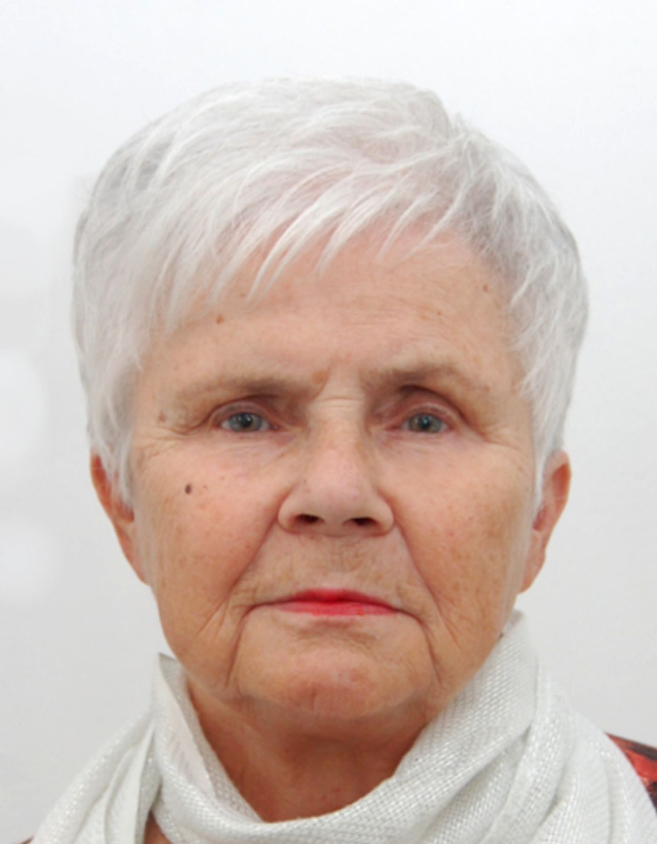 <p>Z sercem pełnym bólu i smutku zawiadamiamy,<br />że dnia 18.05.2017 r. zasnęła w Bogu<br />moja ukochana Żona, nasza kochana Mama,<br />Teściowa, Babcia i Prababcia</p><p>ś+p<br />Krystyna Raszke</p><p>lat 72<br />z domu Gończyńska</p><p>Pogrzeb wraz z mszą św. żałobną odbędzie się<br />dnia 23.05.2017 r. o godz. 12.00<br />na cmentarzu Nowofarnym przy ul. Artyleryjskiej.</p><p>W żalu pogrążona<br />Rodzina</p>
