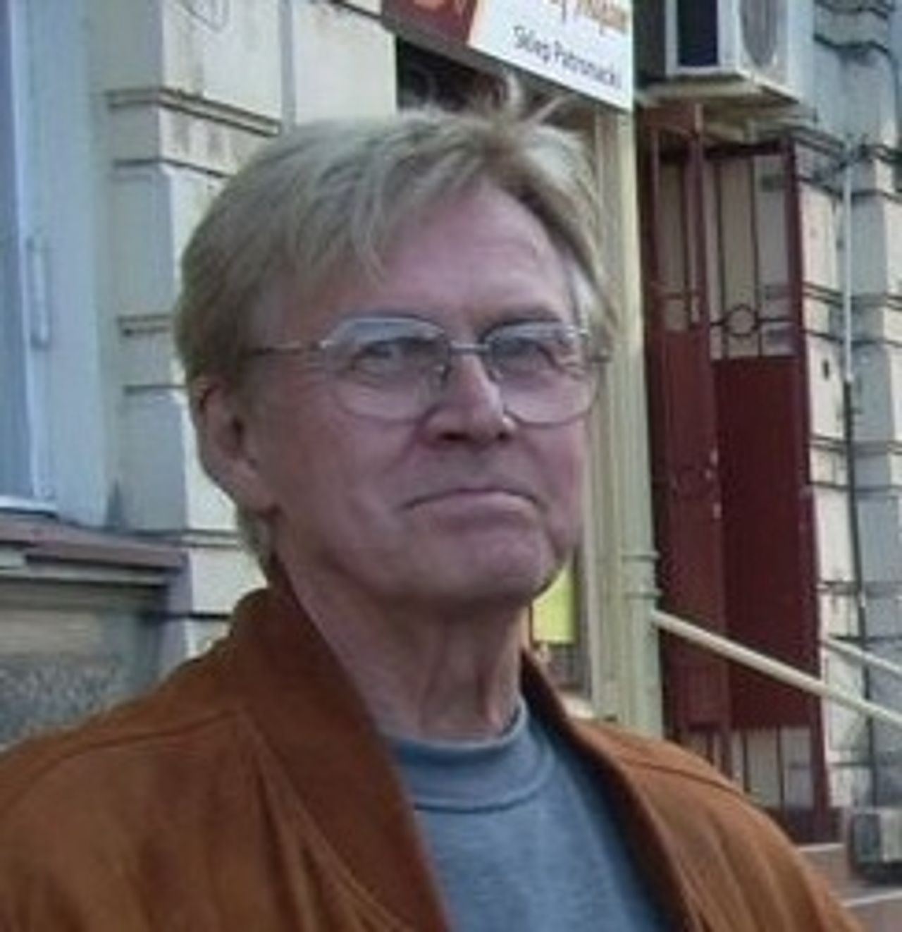 <p>Z głębokim żalem zawiadamiamy, że 14 stycznia 2013 roku odszedł od nas, w wieku 73 lat, BRAT i WUJEK śp. JERZY JAMROZ Pogrzeb odbędzie się w piątek, 18 stycznia 2013 roku o godz. 12.30 na cmentarzu komunalnym (starym) przy ul. Wrocławskiej w Zielonej Górze. Pogrążona w smutku Rodzina</p>