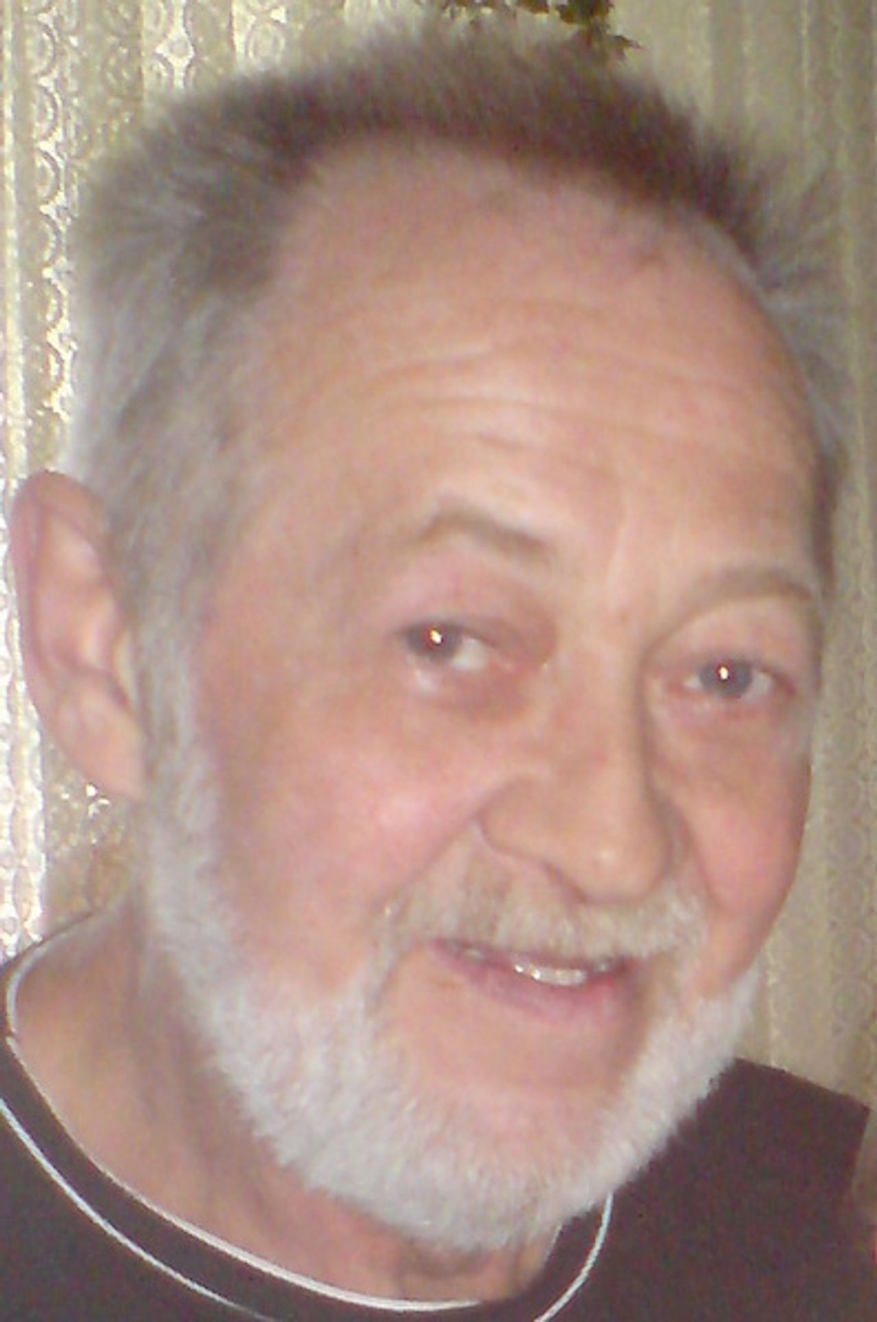 <p><em>„Gdyby miłość mogła uzdrawiać, a łzy wskrzeszać, byłbyś z nami”</em></p>
<p>Z sercami pełnymi smutku zawiadamiamy, że dnia 31 marca 2012 r.<br />po ciężkiej chorobie w wieku 64 lat odszedł od nas ukochany<br />Syn, Mąż, Tata, Teść, Dziadek</p>
<h4>ś + p<br />Władysław Andrzejewski</h4>
<p>Msza św. pogrzebowa odprawiona zostanie 4 kwietnia 2012 r. o godzinie 13.30<br />w kościele pw. Opatrzności Bożej przy ul. Gieburowskiego.<br />Pogrzeb odbędzie się na cmentarzu przy kościele.</p>
<p>Pogrążeni w smutku<br />Matka, Żona, Córka i Syn z rodzinami</p>