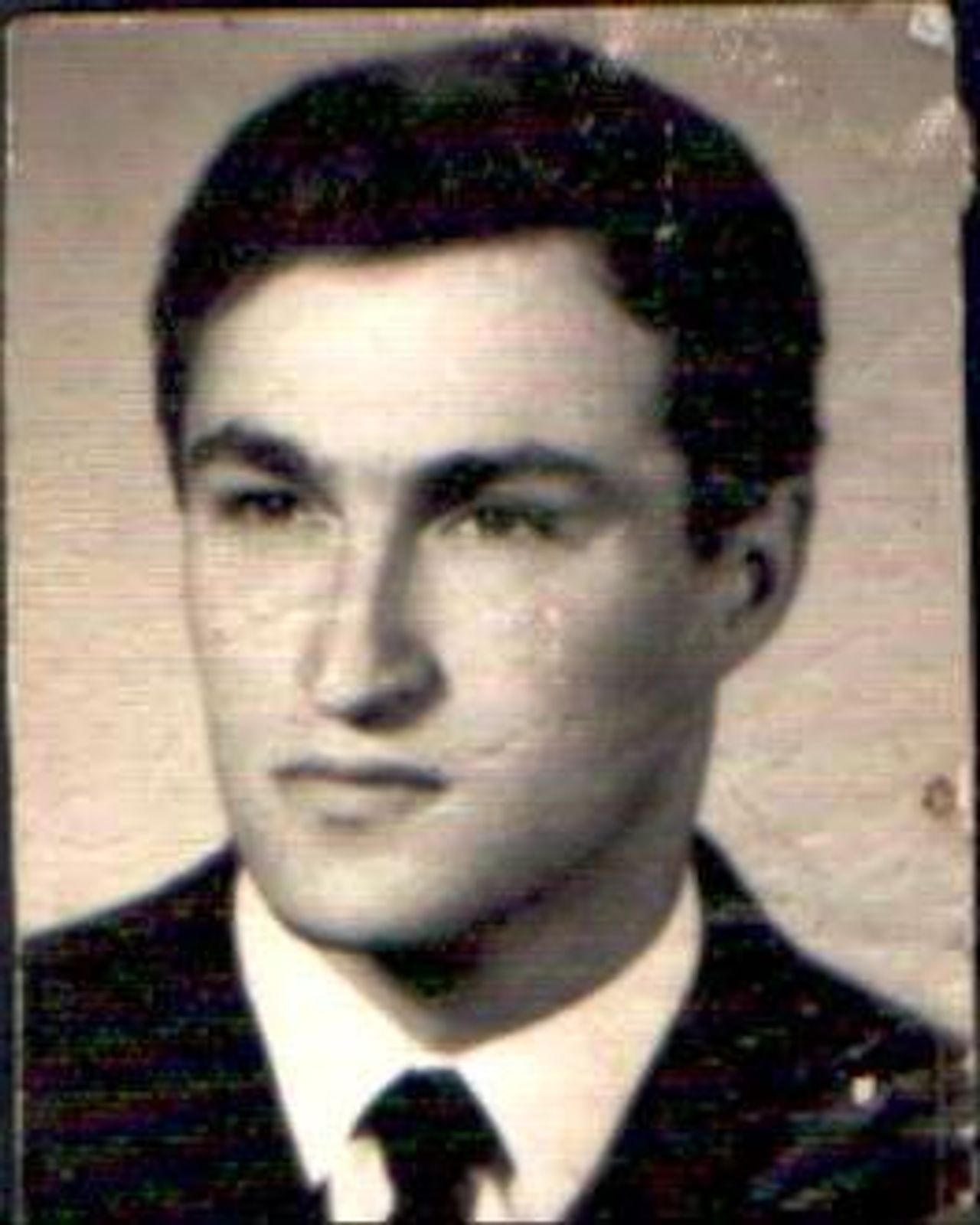 <p>Serdeczne podziękowania Wszystkim, którzy uczestniczyli w ostatniej drodze<br />ŚP Adama Rynkiewicza<br />byłego harcmistrza ZHP, nauczyciela zawodu w Zakładzie Poprawczym,<br />przewodniczącego NSZZ „Solidarność” w Kombinacie Budowlanym w Białymstoku<br />oraz Działacza Podziemia Antykomunistycznego<br />składa<br />Rodzina</p>