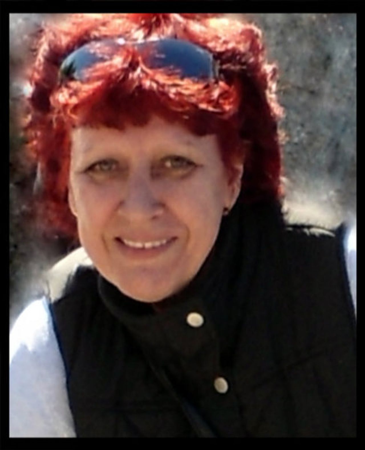 <p>Z głębokim żalem zawiadamiamy, że 12 września 2014 roku odeszła od nas Kochana Córka, Siostra, Mama, Teściowa, Babcia i Ciocia Śp. BOŻENA BANAŚ Ceremonia pogrzebowa rozpocznie się Mszą Świętą odprawioną 15.09.2014 roku o godzinie 13.00 w Kościele pw. Świętego Ignacego z Loyoli. Po Mszy przewieziemy trumnę ze Zmarłą na Cmentarz Komunalny w Koszalinie i odprowadzimy na miejsce wiecznego spoczynku. Pogrążona w smutku Rodzina</p>