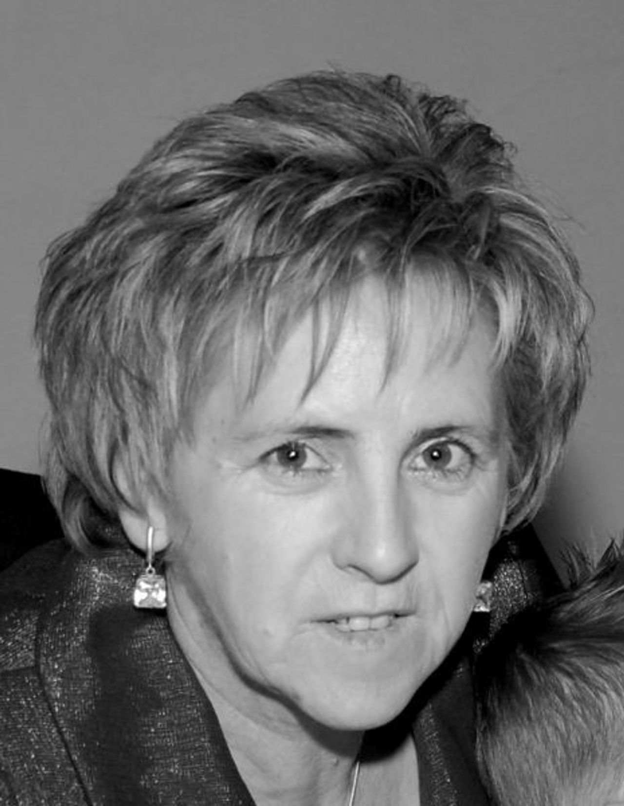 <p>Z głębokim żalem żegnamy naszą drogą koleżankę SP. Jolantę Grodzką wieloletniego pracownika Ośrodka Pomocy Społecznej w Kuleszach Kościelnych. Wyrazy współczucia pogrążonej w smutku rodzinie składają Wójt i Pracownicy Gminy Kulesze Kościelne</p>