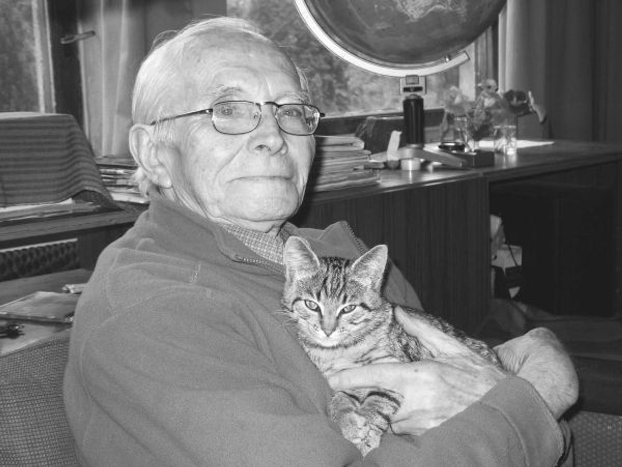 <p>W dniu 7 października 2009 roku, w wieku 83 lat odszedł od nas nasz Kochany Mąż, Ojciec, Teść i Dziadek Tadeusz Lepczak Architekt Uroczystość pożegnania odbędzie się w sobotę, 17 października 2009 r. o godzinie 11.30 na cmentarzu Komunalnym w Sopocie, o czym z wielkim smutkiem zawiadamia rodzina</p>