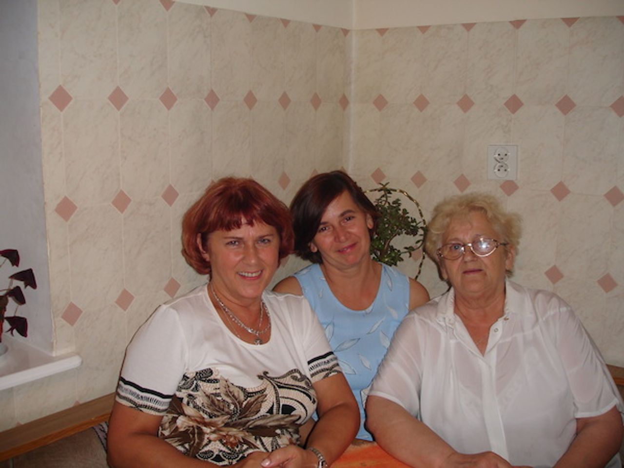 <p>"Ludzie, ktÃ³rych kochamy, zostajÄ… na zawsze, bo zostawili Å›lady w naszych sercach"</p>
<p>Wszystkim, ktÃ³rzy w tak bolesnych dla nas chwilach dzielili z nami smutek i Å¼al, okazali wiele serca i Å¼yczliwoÅ›ci oraz uczestniczyli we mszy Å›w. i ceremonii pogrzebowej naszej ukochanej Mamy Å›p. Marii Redzimskiej<br />Siostrom, Bratu, Rodzinie, PrzyjacioÅ‚om, SÄ…siadom, Znajomym za okazanÄ… pomoc, wspÃ³Å‚czucie, wieÅ„ce i kwiaty<br />serdeczne "BÃ³g zapÅ‚aÄ‡" skÅ‚adajÄ… dzieci z rodzinami</p>