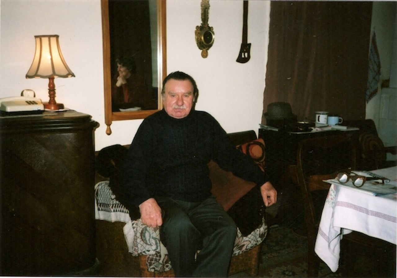 <p><em>"Nie umiera Ten,</em><br /><em>Kto trwa w pamięci żywych"</em></p>
<p>Z głębokim żalem zawiadamiamy, że dnia 14 czerwca 2007 roku zmarł po krótkiej i ciężkiej chorobie, opatrzony Sakramentami Świętymi nasz kochany Ojciec, Teść, Dziadek i Pradziadek</p>
<h4>śp. Janusz Dąbrowski<br />lat 76</h4>
<p>Uroczystości pogrzebowe rozpoczną się dnia 18 czerwca 2007 roku o godz. 10.15 pożegnaniem Zmarłego w dolnym kościele p.w. Św. Michała na Rybakach.<br />O godz. 11.00 nastąpi wyprowadzenie do górnego kościoła, gdzie zostanie odprawiona Msza św. żałobna. Ceremonia pobrzebowa odbędzie się na Cmentarzu Parafialnym przy ul. Gałczyńskiego ( I brama od ul. Gałczyńskiego)<br />Pogrążona w smutku<br />RODZINA<br />Autokar zostanie podstawiony po Mszy św. przy kościele p.w. Św. Michała na Rybakach.</p>