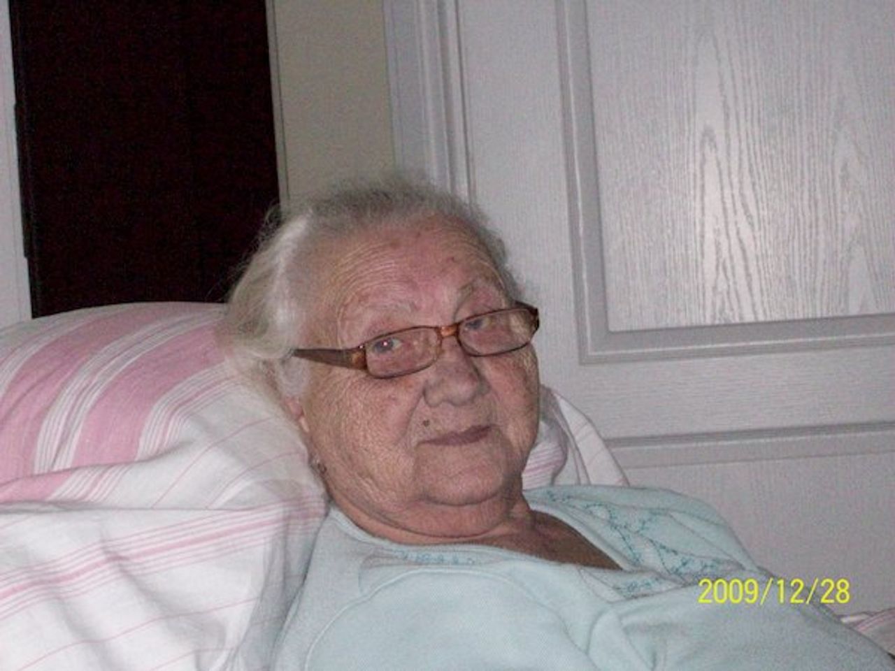 <p>Odeszła moja największa Miłość Moja Mamusia śp. Maria Talmont lat 89 z domu Kaszeta zmarła 6.04.2010 r. Msza św. żałobna odprawiona zostanie dnia 9.04.2010 r. o godz. 12.00 w kościele św. O.M. Kolbe przy ul. Kolibrowej - Osowa Góra w Bydgoszczy. Pogrzeb po mszy św. na cmentarzu parafialnym - Osowa Góra w Bydgoszczy. Kocham Ciebie Mamo CÓRKA GRAŻYNA Proszę o nieskładanie kondolencji</p>