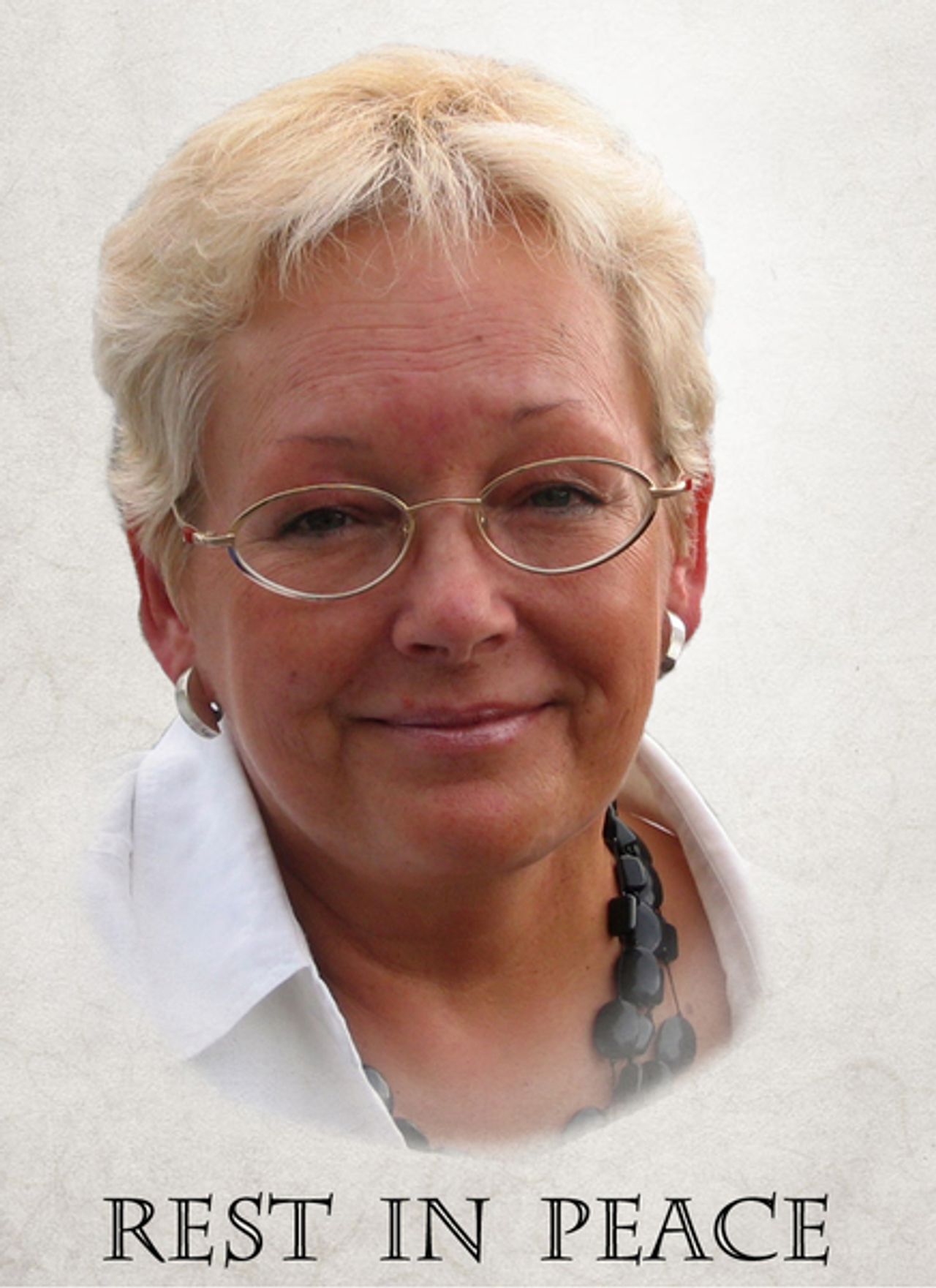 <p>„Ci, których kochamy, nie umierają, bo miłość jest nieśmiertelna”</p>
<p>W dniu 5 kwietnia 2015 roku,<br />w Niedzielę Zmartwychwstania Pańskiego,<br />przeżywszy lat 60, po ciężkiej chorobie,<br />opatrzona św. Sakramentami,<br />odeszła od nas na zawsze do Pana</p>
<p>Ś†P<br />DOROTA ŚCIGALSKA</p>
<p>Najukochańsza Mama, Córka, Siostra, Babcia i Przyjaciółka</p>
<p>Wspaniały wychowawca i pedagog wielu pokoleń młodzieży<br />w Szkole Podstawowej nr 33 i Gimnazjum nr 16 w Krakowie.<br />Wspierała w życiowych zakrętach swoją mądrością i sercem.</p>
<p>Msza żałobna odbędzie się na cmentarzu Batowickim<br />przy ul. Powstańców w piątek, 10 kwietnia 2015 roku, o godz. 10.20.</p>
<p>O czym powiadamiają pogrążeni w głębokim smutku i żalu</p>
<p>Synowie z Rodzinami,<br />Mama, Siostry i Przyjaciele</p>
<p>Kwiaty dla Doroty proszę przekazać w formie datków<br />na Hospicjum św. Łazarza, które będą zbierane podczas uroczystości.</p>