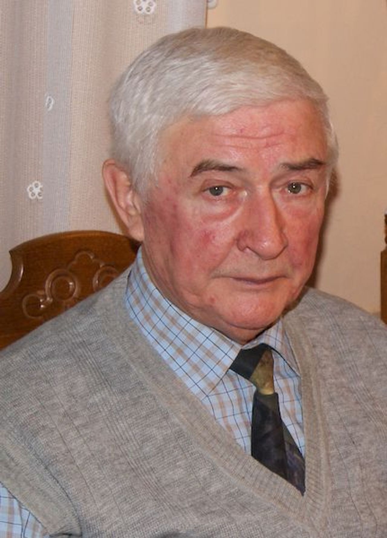 <p>Z głębokim żalem zawiadamiamy, że w dniu 30 sierpnia 2011r. w wieku 70 lat odszedł od nas nagle nasz ukochany MĄŻ, TATO , DZIADEK I TEŚĆ EDWARD BOCHYŃSKI Ceremonia pogrzegowa rozpocznie się w dniu 3 września 2011r. o godz. 11.30 w Kaplicy Cmentarza Komunalnego Opole- Półwieś. Pogrążona w smutku Rodzina. Prosimy o nie składanie kondolencji.</p>