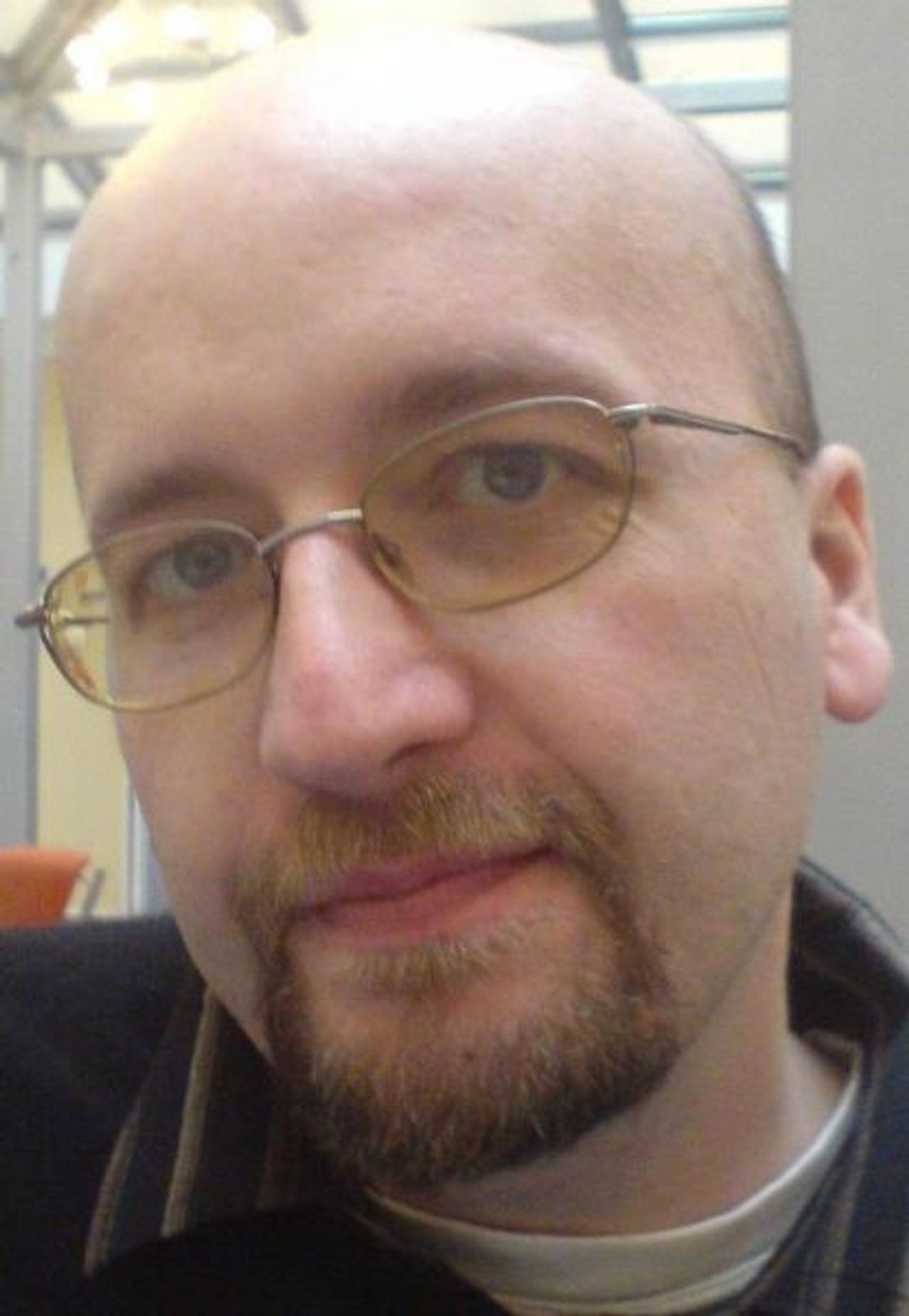 <p>Z bólem zawiadamiamy, że dnia 1.3.2010 r. odszedł od nas<br />do Pana w wieku 40 lat nasz kochany<br />Syn, Brat, Wujek, Szwagier i Ojciec Chrzestny<br />ś + p<br />Tomasz Cwojdziński<br />Msza św. pogrzebowa zostanie odprawiona w dniu 8.3.2010 r. o godzinie 11.30<br />w kościele na os. Piastowskim.<br />Pogrzeb o godzinie 13.30 na cmentarzu na Miłostowie, od ul. Gnieźnieńskiej.<br />Pogrążeni w smutku<br />Rodzice, Siostra Dorota z Filipem i dziećmi,<br />Siostra Karolina z mężem i Mateuszkiem</p>