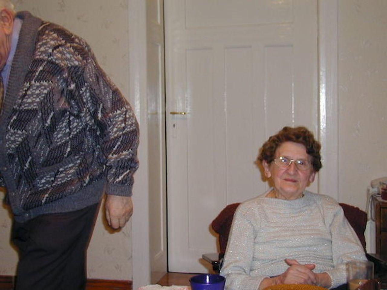 <p>Z głębokim żalem zawiadamiamy, że 2.12.2013 r. odeszła od nas nasza kochana Mama, Teściowa, Siostra, Babcia i Prababcia</p>
<p>śp. Filomena Kosiedowska-Dąbrowska</p>
<p>lat 88</p>
<p>Pogrzeb odbędzie się 6.12.2013 r. (piątek) o godzinie 11.00 na cmentarzu parafialnym przy ul. Kossaka.</p>
<p>W smutku pogrążona Rodzina</p>