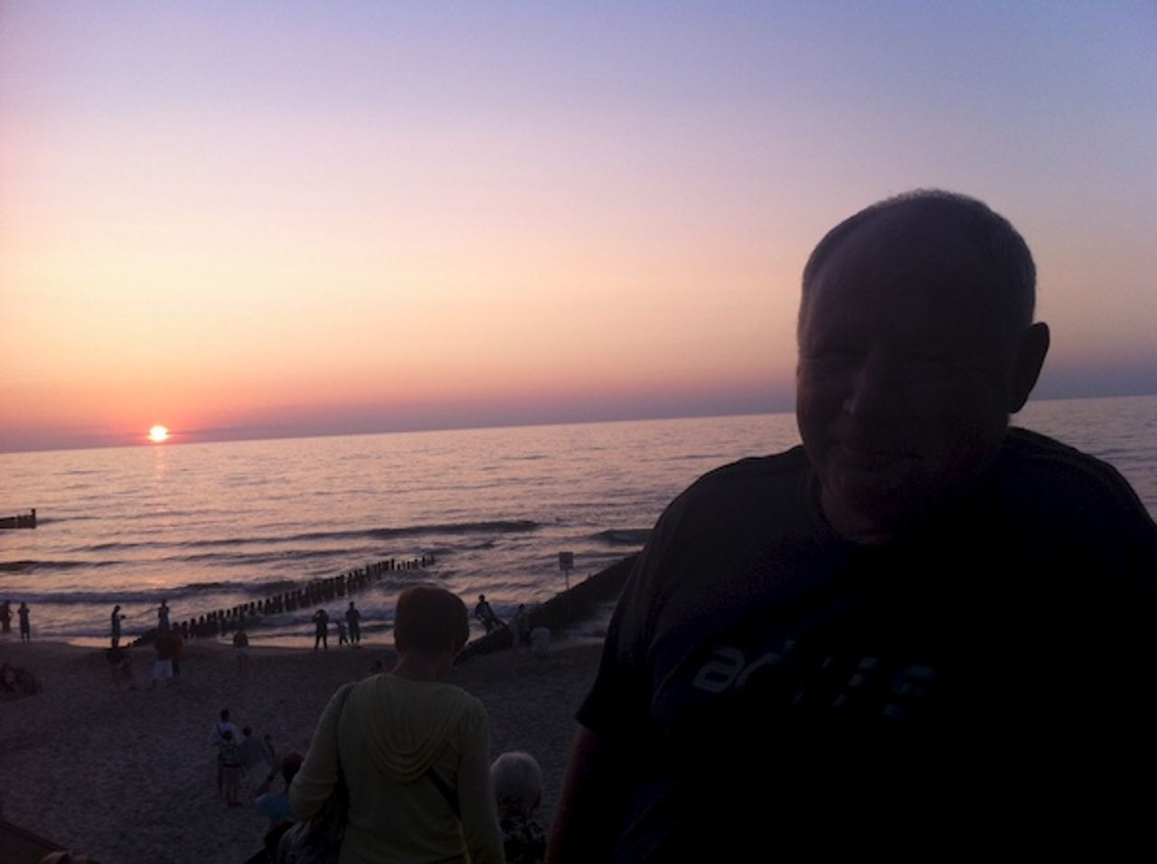 <p>Z głębokim żalem zawiadamiamy, że w dniu 12 października 2015r. zmarł Ryszard Lachowski Pogrzeb rozpocznie się w dniu 21 października 2015r. o godz. 13.30 na cmentarzu komunalnym Opole-Półwieś. O czym zawiadamiają Syn i Siostra.</p>