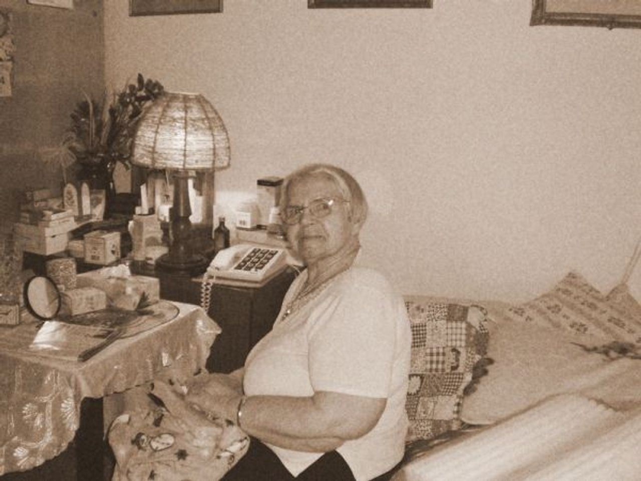 <p>Ze smutkiem zawiadamiamy, że 30 września 2009 roku zmarła Ś+P Irena Kabała łączniczka AK ps. Irka, wieloletni pracownik łódzkiego handlu Pogrzeb odbędzie się 6 października br. (wtorek) o godz. 11.30 na cmentarzu katolickim przy ul. Kurczaki w Łodzi. Jagoda, Piotr i Asia</p>