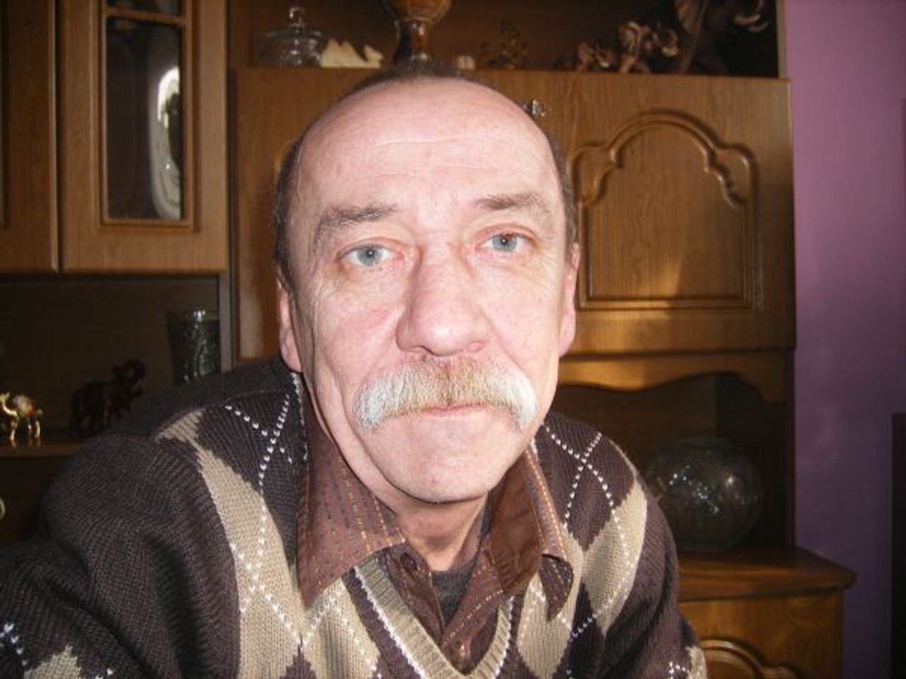 <p>Z głębokim żalem zawiadamiamy, że w dniu 18.04.2010 r. w wieku 57 lat po ciężkiej chorobie zmarł nasz ukochany MĄŻ, OJCIEC i TEŚĆ śp. Zbigniew PAWLAK Wystawienie zwłok w dniu 22 kwietnia 2010 r. o godz. 11.00 w kaplicy cmentarnej w Opolu Półwsi Wyprowadzenie zwłok o godz. 12.00 Pogrążeni w smutku ŻONA, CÓRKA Z MĘŻEM I SYN</p>