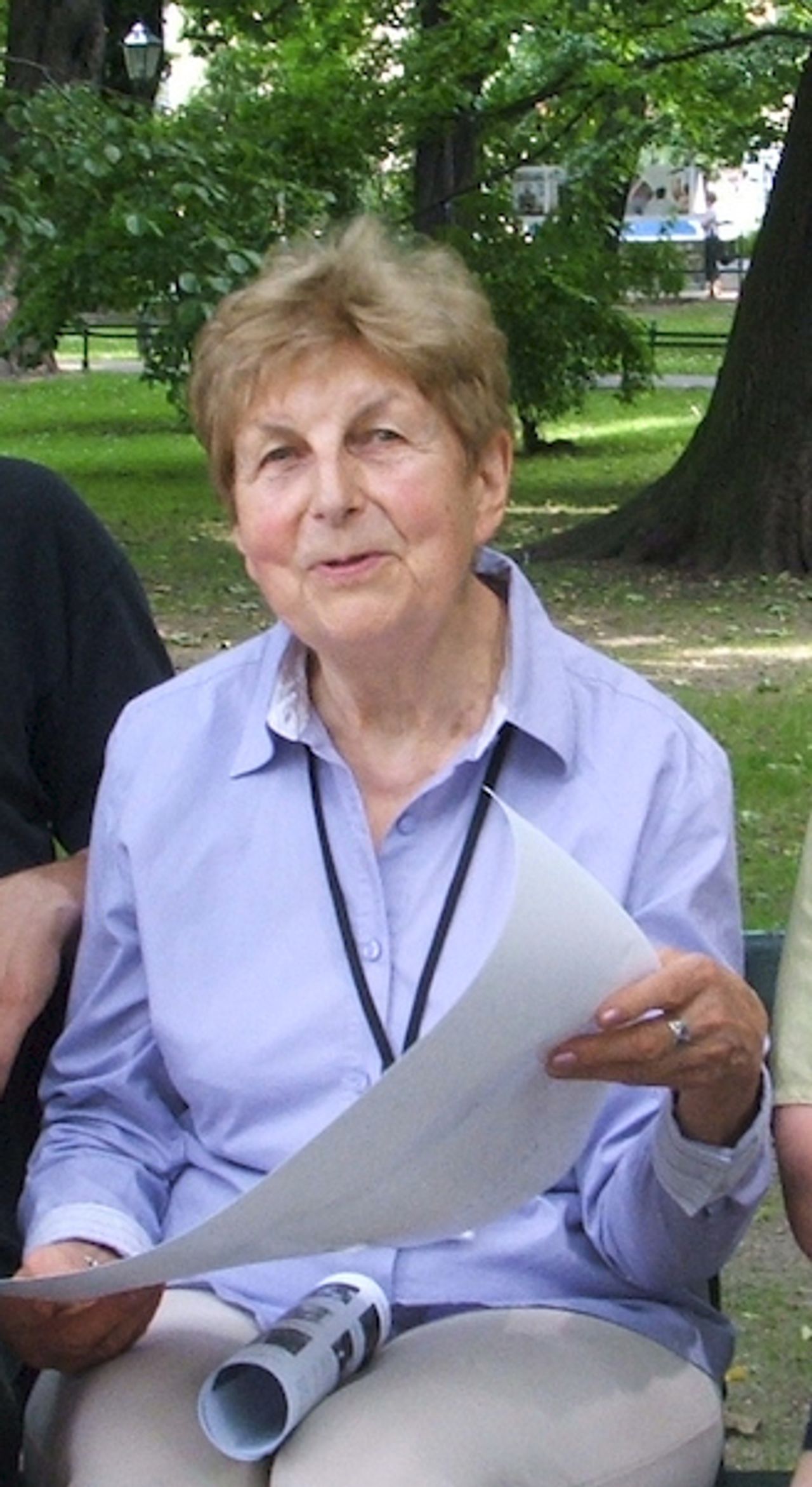<p>Dnia 17 grudnia 2014 r., zmarła w Warszawie</p>
<p>droga nam</p>
<p>ś+p</p>
<p>Waleria Młyniec</p>
<p>doktor nauk rolniczych</p>
<p>Wszystkich, którym była bliska, mieszkając i pracując przez lata w Poznaniu,</p>
<p>zapraszamy na mszę św. w Jej intencji do kościoła oo. Dominikanów w Poznaniu we wtorek, 20 stycznia 2015 r. o godz. 16.00.</p>
<p>Grono Przyjaciół</p>