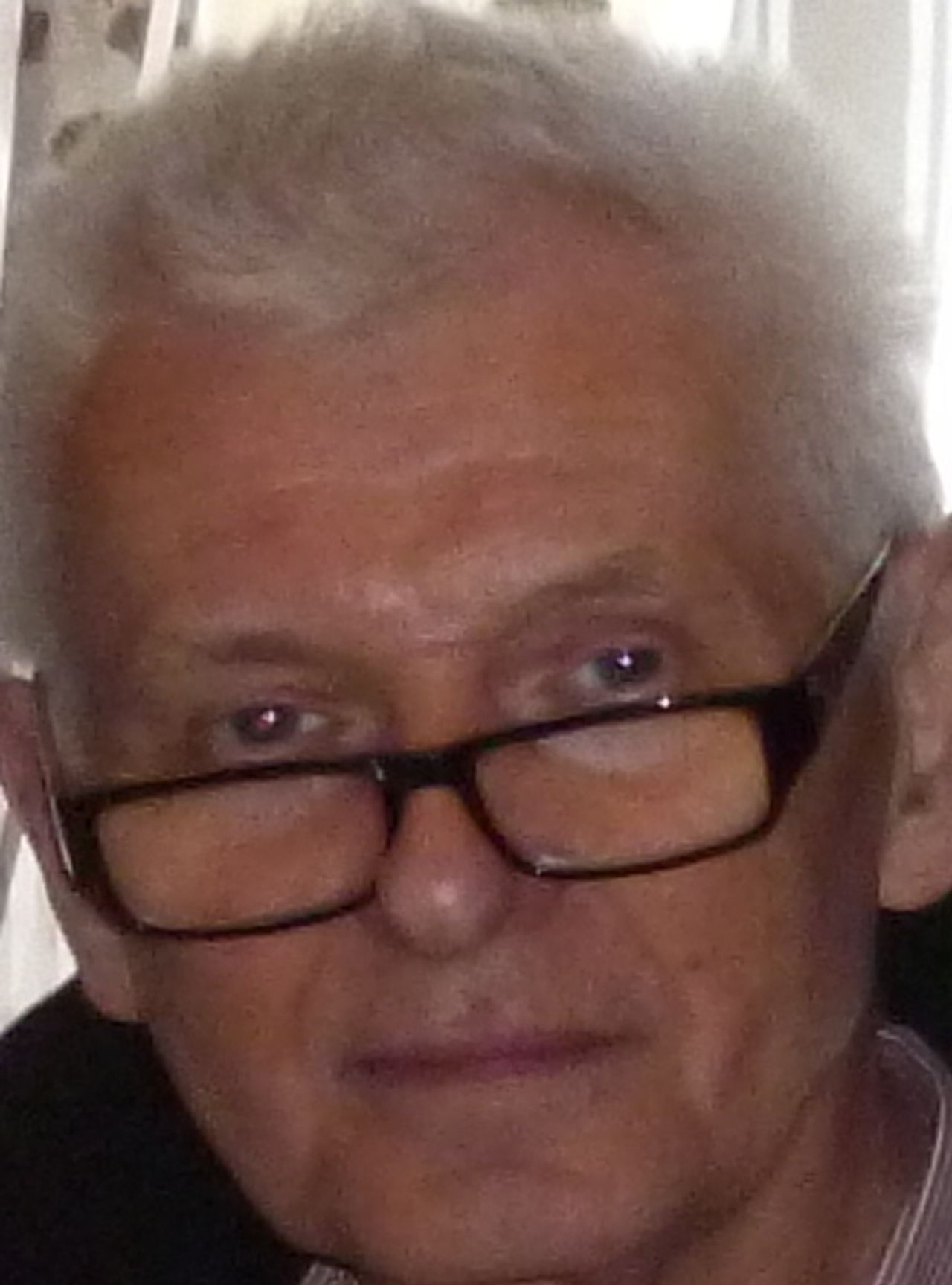 <p>Z głębokim żalem zawiadamiamy,</p><p>że 4 października 2016 r. odszedł od nas</p><p>ukochany Mąż, Tatuś, Teść, Dziadek</p><p>śp.</p><p>Jerzy Nowicki<br />Pogrzeb odbędzie się w piątek 7 października 2016 r.</p><p>o godz. 13.50 na starym cmentarzu komunalnym</p><p>przy ul. Wrocławskiej w Zielonej Górze.</p><p>Pogrążona w smutku</p><p>Rodzina</p><p>Msza św. w intencji Zmarłego zostanie odprawiona</p><p>w dniu pogrzebu o godz. 8.00</p><p>w kościele św. Józefa w Zielonej Górze.</p>