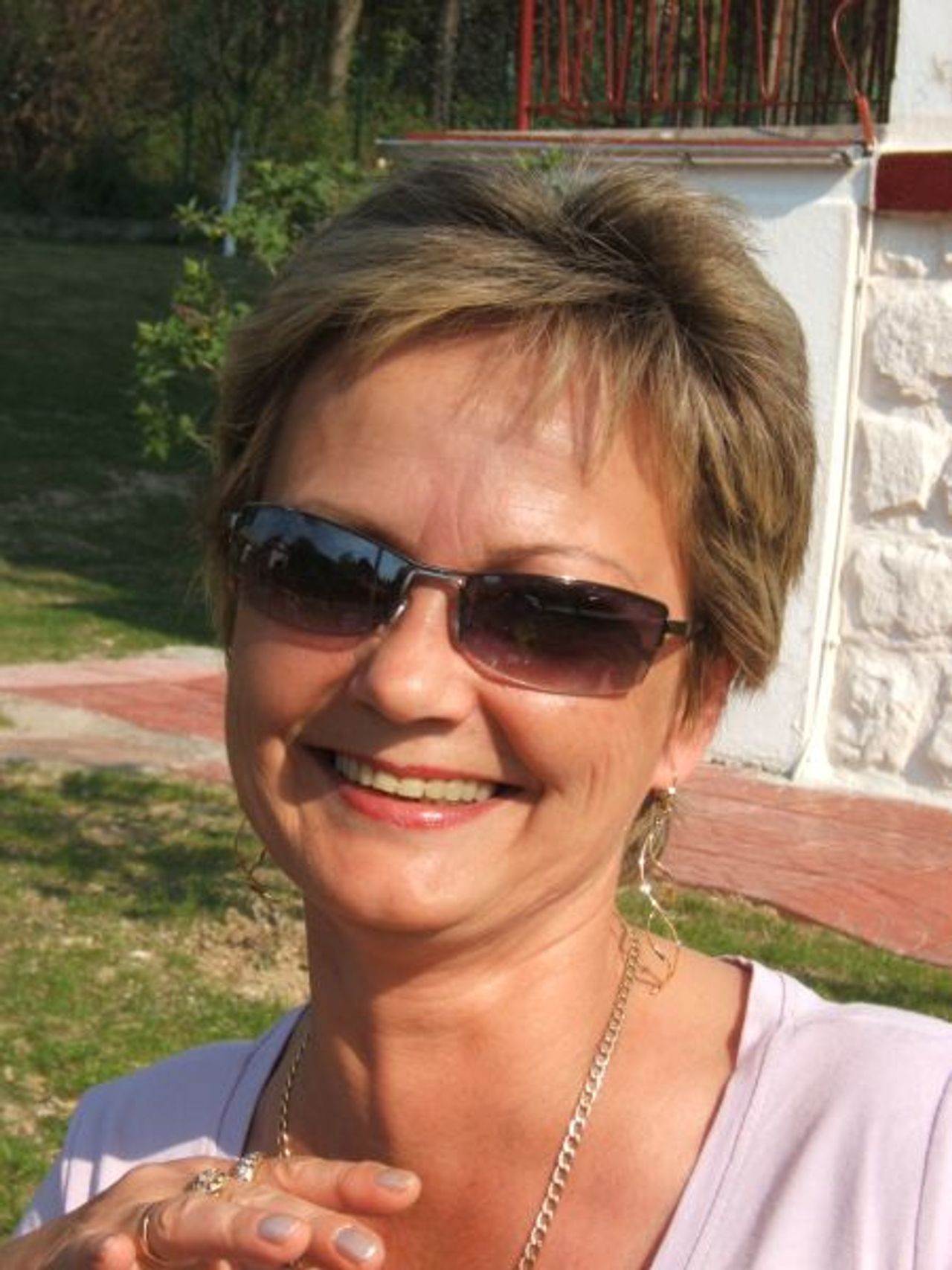 <p>"Kochanie odeszłaś tak nagle, tak niespodziewanie... A mieliśmy tyle planów. Kochamy Cię Gosiu" Z głębokim żalem zawiadamiamy, że 18 marca 2009 roku, odeszła od nas moja kochana ŻONA, nasza MAMA i SIOSTRA śp. BARBARA MAŁGORZATA STEFAN z domu KRIEGER Pogrzeb odbędzie się w sobotę, 21 marca 2009 roku o godz. 12.00 na starym cmentarzu komunalnym przy ul. Wrocławskiej w Zielonej Górze.Pogrążona w smutku rodzina Prosimy o nieskładanie kondolencji.</p>